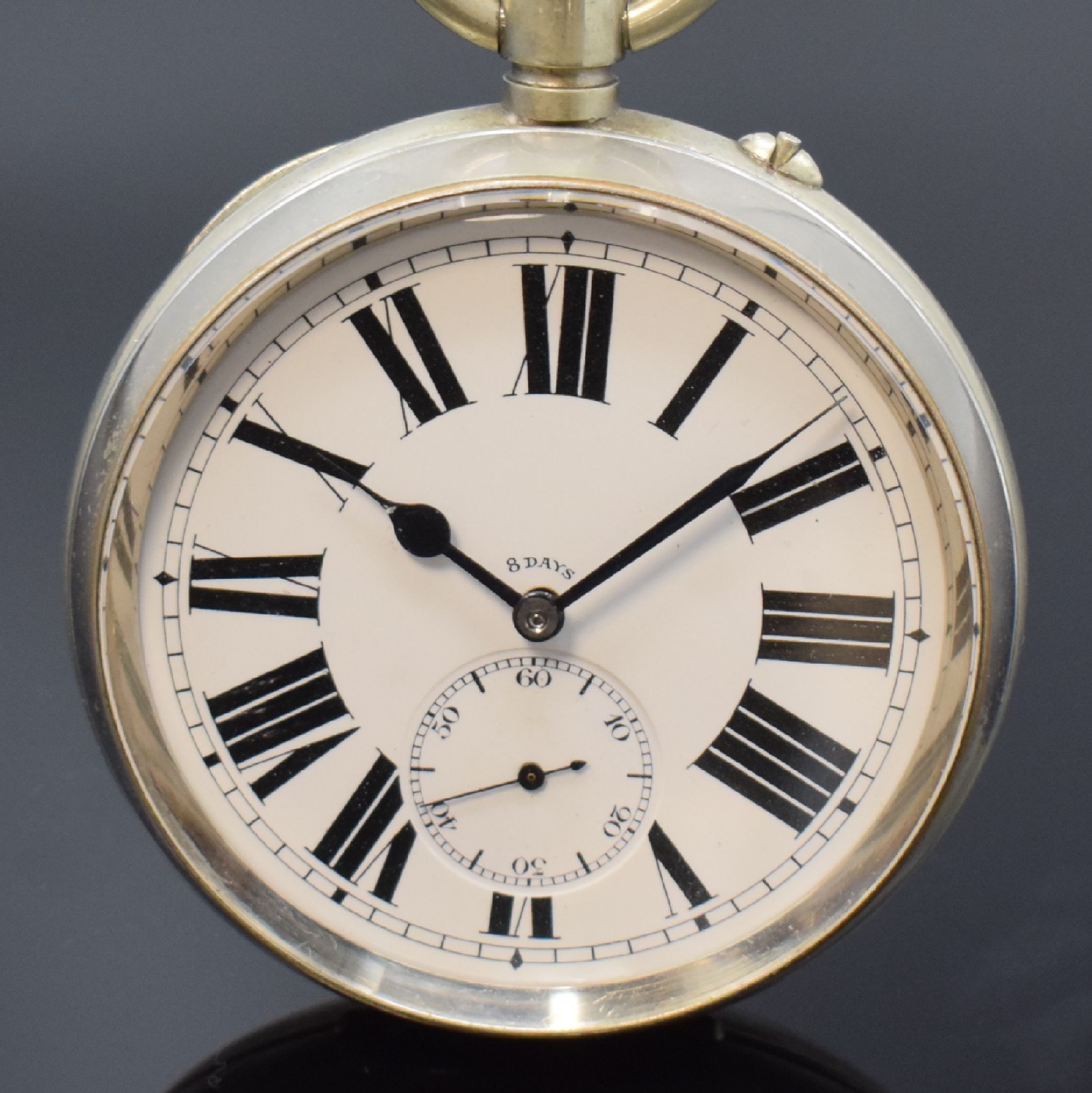 Detail a: Große offene Herrentaschenuhr mit 8-Tagewerk und 1/4 Repetition, sog. Dienstuhr, Schweiz um 1900, vern. Geh., D. ca. 82 mm, Emailzifferbl. m. fetten ...