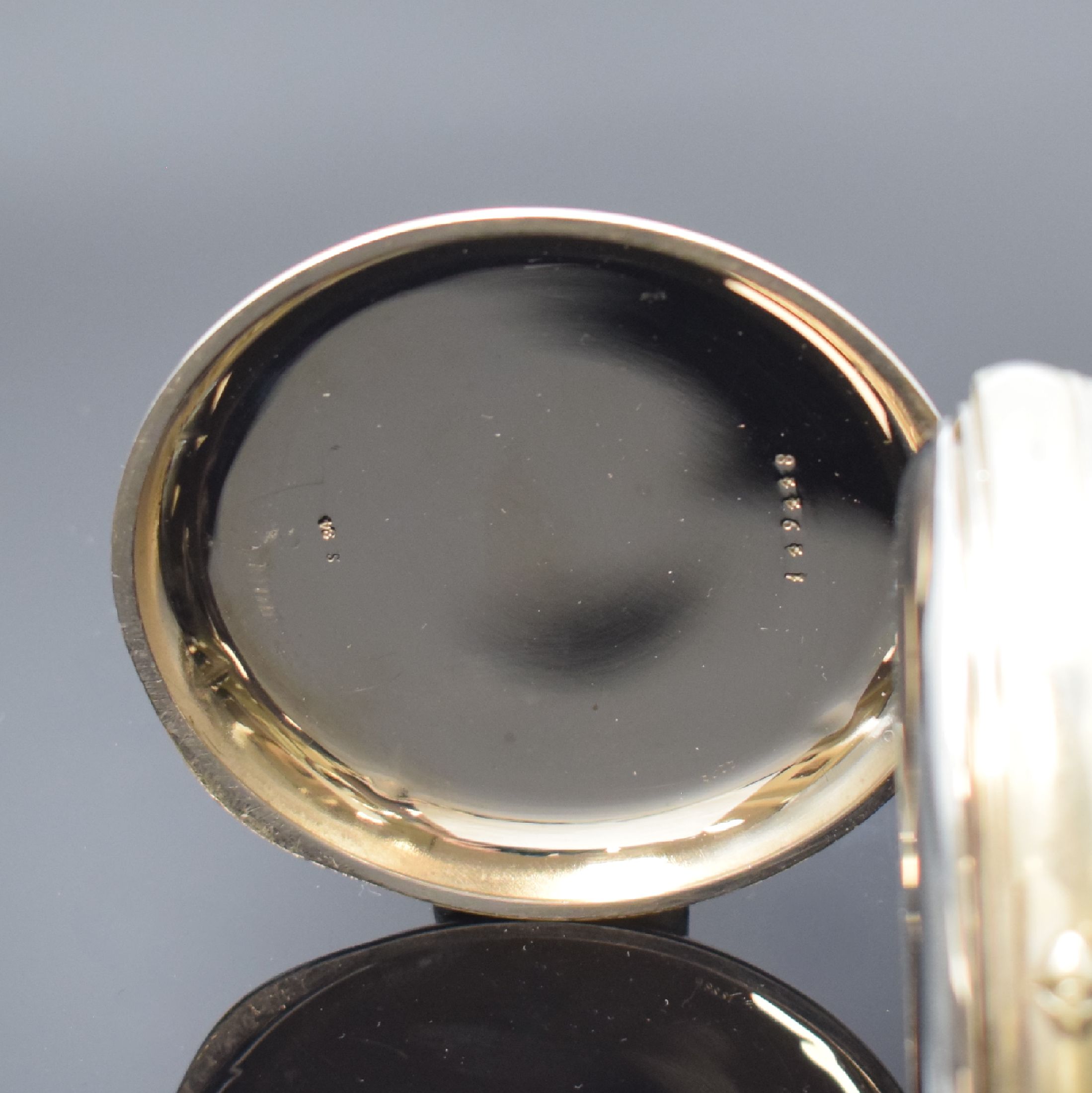 Detail c: Große offene Herrentaschenuhr mit 8-Tagewerk und 1/4 Repetition, sog. Dienstuhr, Schweiz um 1900, vern. Geh., D. ca. 82 mm, Emailzifferbl. m. fetten ...