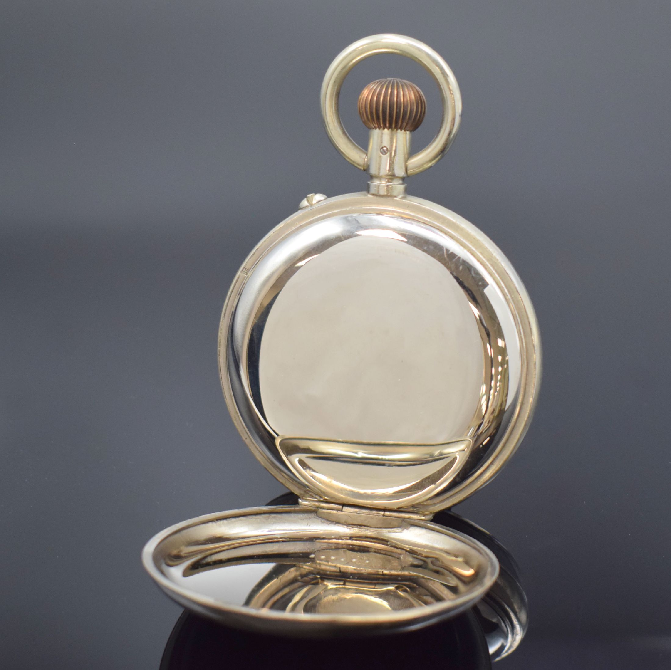 Detail d: Große offene Herrentaschenuhr mit 8-Tagewerk und 1/4 Repetition, sog. Dienstuhr, Schweiz um 1900, vern. Geh., D. ca. 82 mm, Emailzifferbl. m. fetten ...