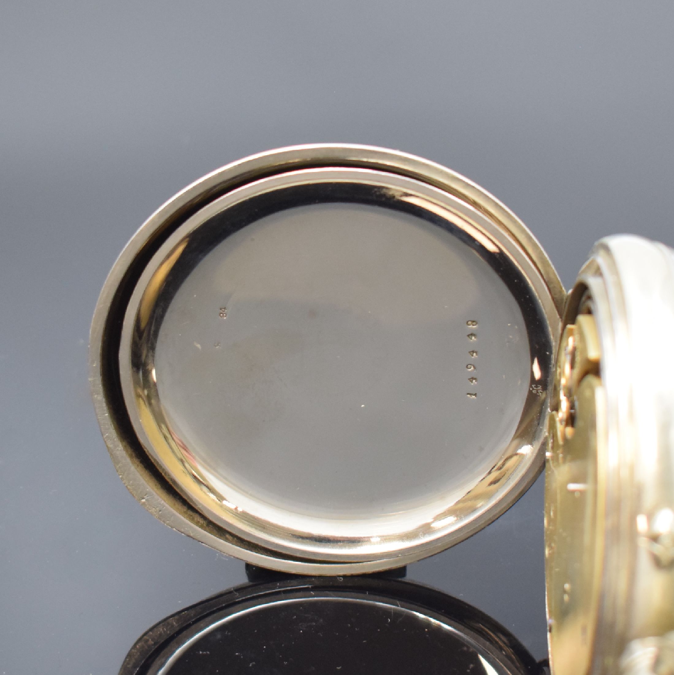 Detail e: Große offene Herrentaschenuhr mit 8-Tagewerk und 1/4 Repetition, sog. Dienstuhr, Schweiz um 1900, vern. Geh., D. ca. 82 mm, Emailzifferbl. m. fetten ...