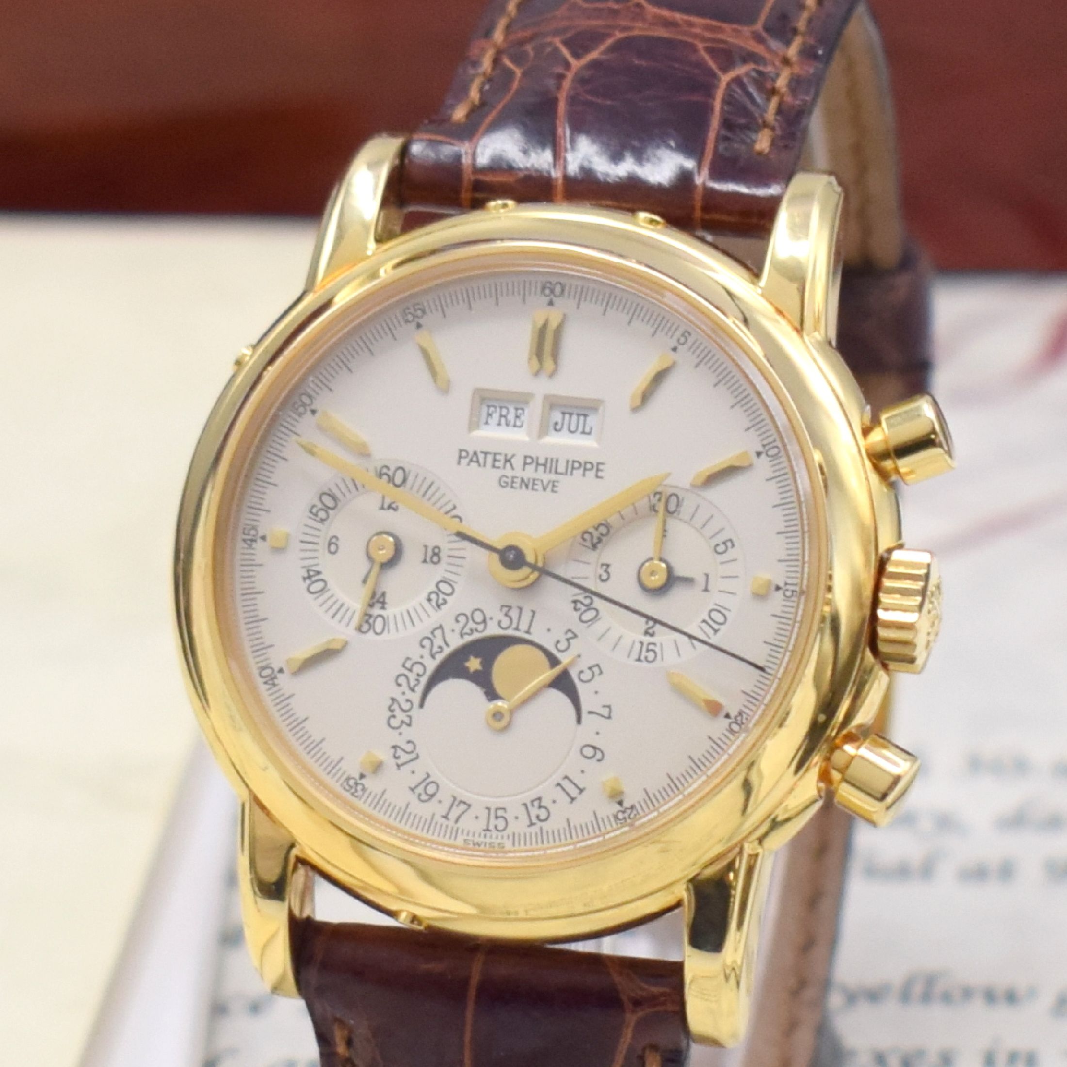 Detail b: PATEK PHILIPPE hochfeiner und extrem seltener, astronomischer Armbandchronograph mit ewigem Kalender Referenz 3970E, Handaufzug, GG 750/000 inkl. ...