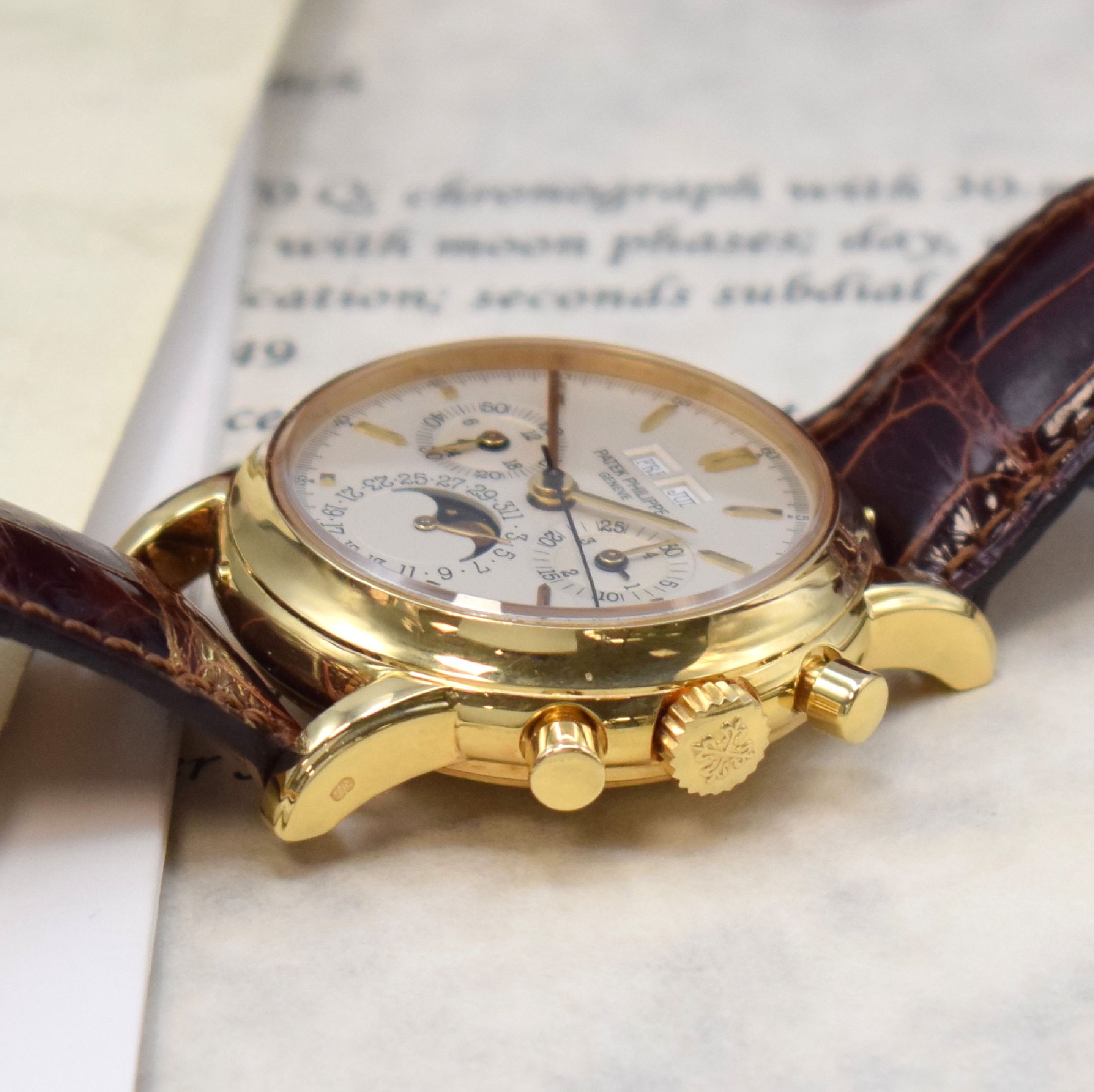 Detail d: PATEK PHILIPPE hochfeiner und extrem seltener, astronomischer Armbandchronograph mit ewigem Kalender Referenz 3970E, Handaufzug, GG 750/000 inkl. ...