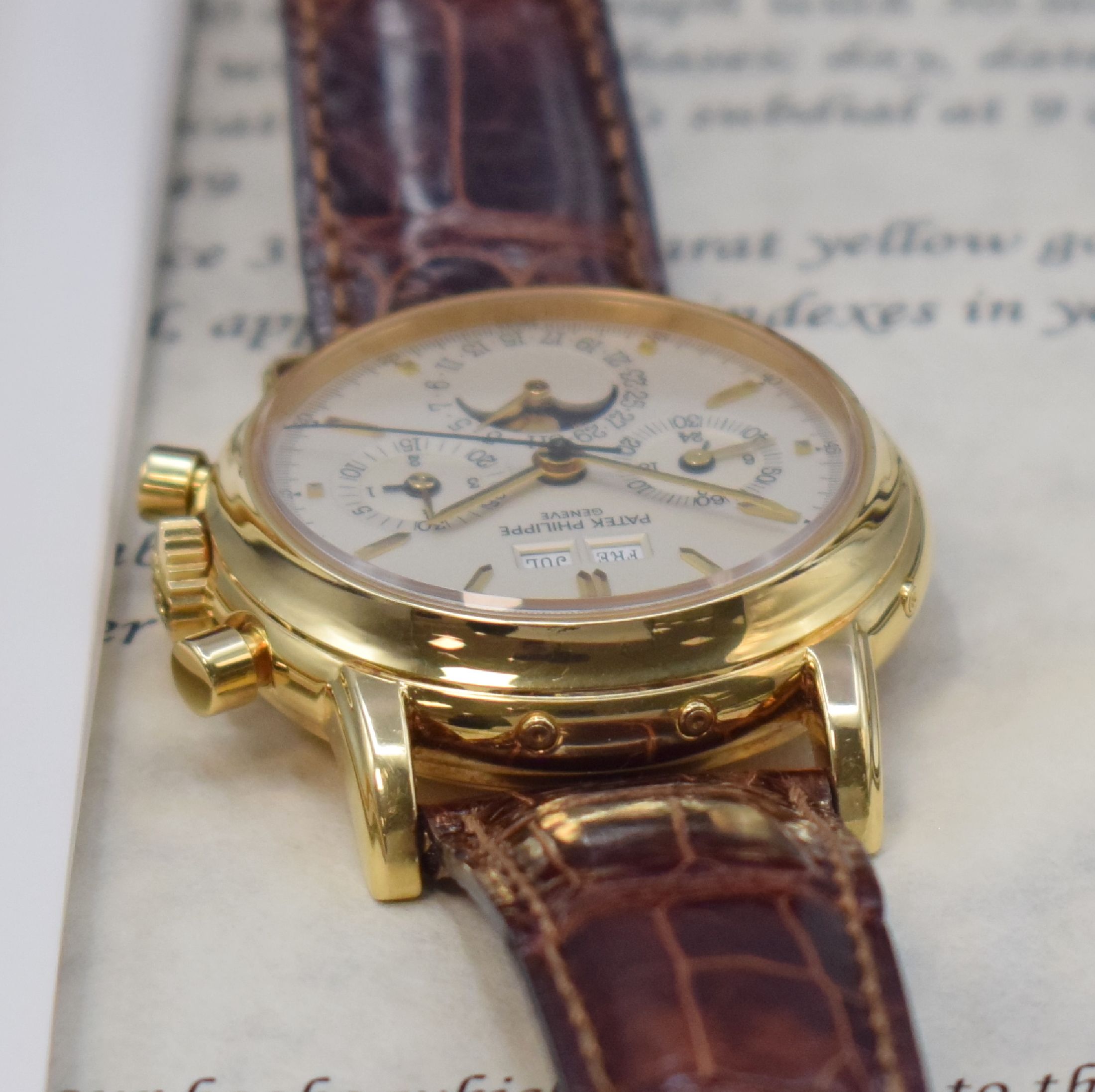 Detail g: PATEK PHILIPPE hochfeiner und extrem seltener, astronomischer Armbandchronograph mit ewigem Kalender Referenz 3970E, Handaufzug, GG 750/000 inkl. ...