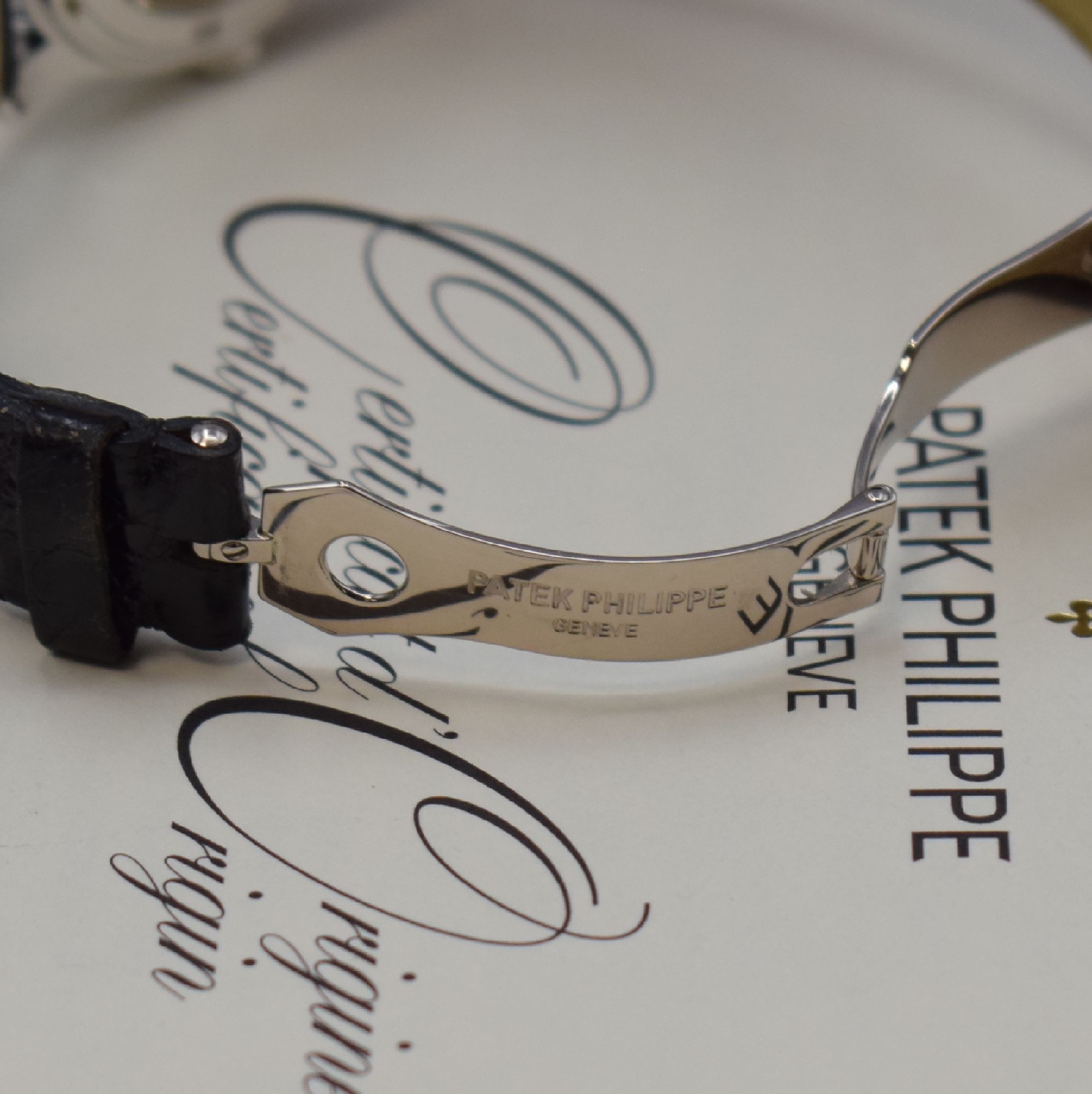 Detail c: PATEK PHILIPPE hochfeiner und seltener, astronomischer Jahreskalender in WG 750/000 Referenz 5146G-001, Automatik, beids. vergl., Boden verschr., ...