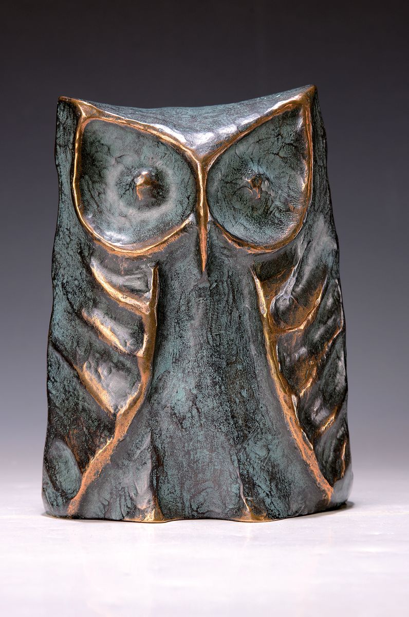 Thomas Pelzel, zeitgenössischer Künstler, Eule, Bronzeskulptur, num. 60/299, H. ca. 21cm