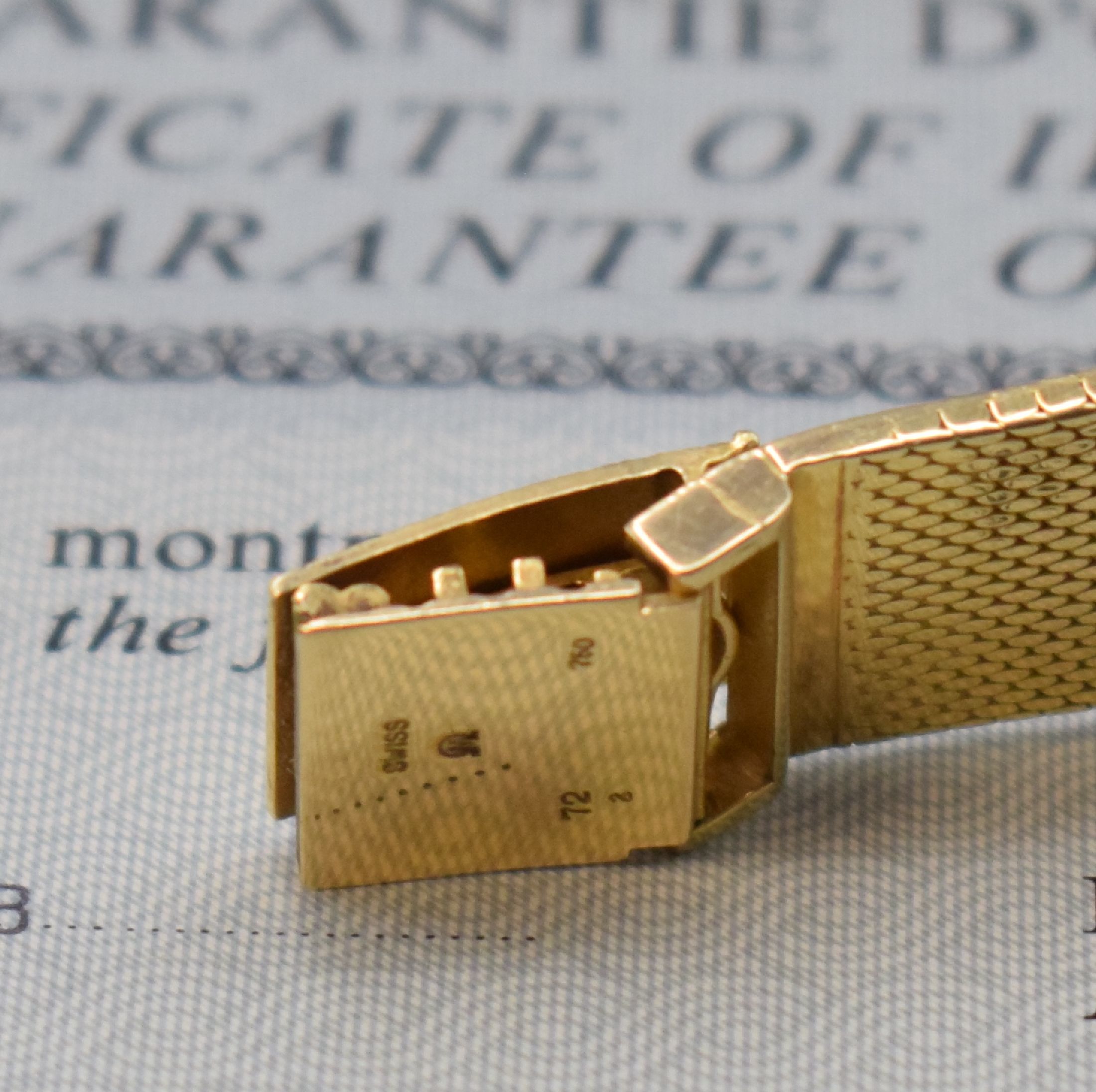 Detail b: PATEK PHILIPPE Ellipse d´Or Armbanduhr in GG 750/000 Referenz 3548, Handaufzug, ovales, 3-tlg. Geh. an neutr. GG 750/000 Milanaiseband, Boden und ...