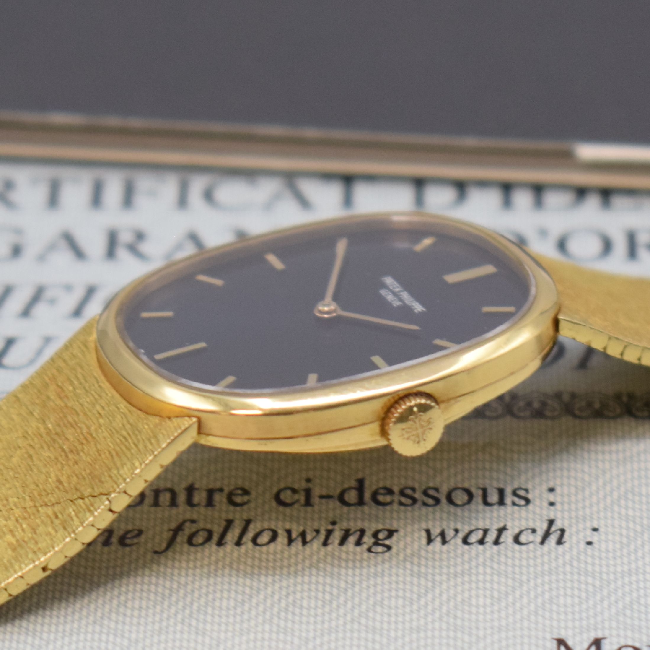 Detail c: PATEK PHILIPPE Ellipse d´Or Armbanduhr in GG 750/000 Referenz 3548, Handaufzug, ovales, 3-tlg. Geh. an neutr. GG 750/000 Milanaiseband, Boden und ...