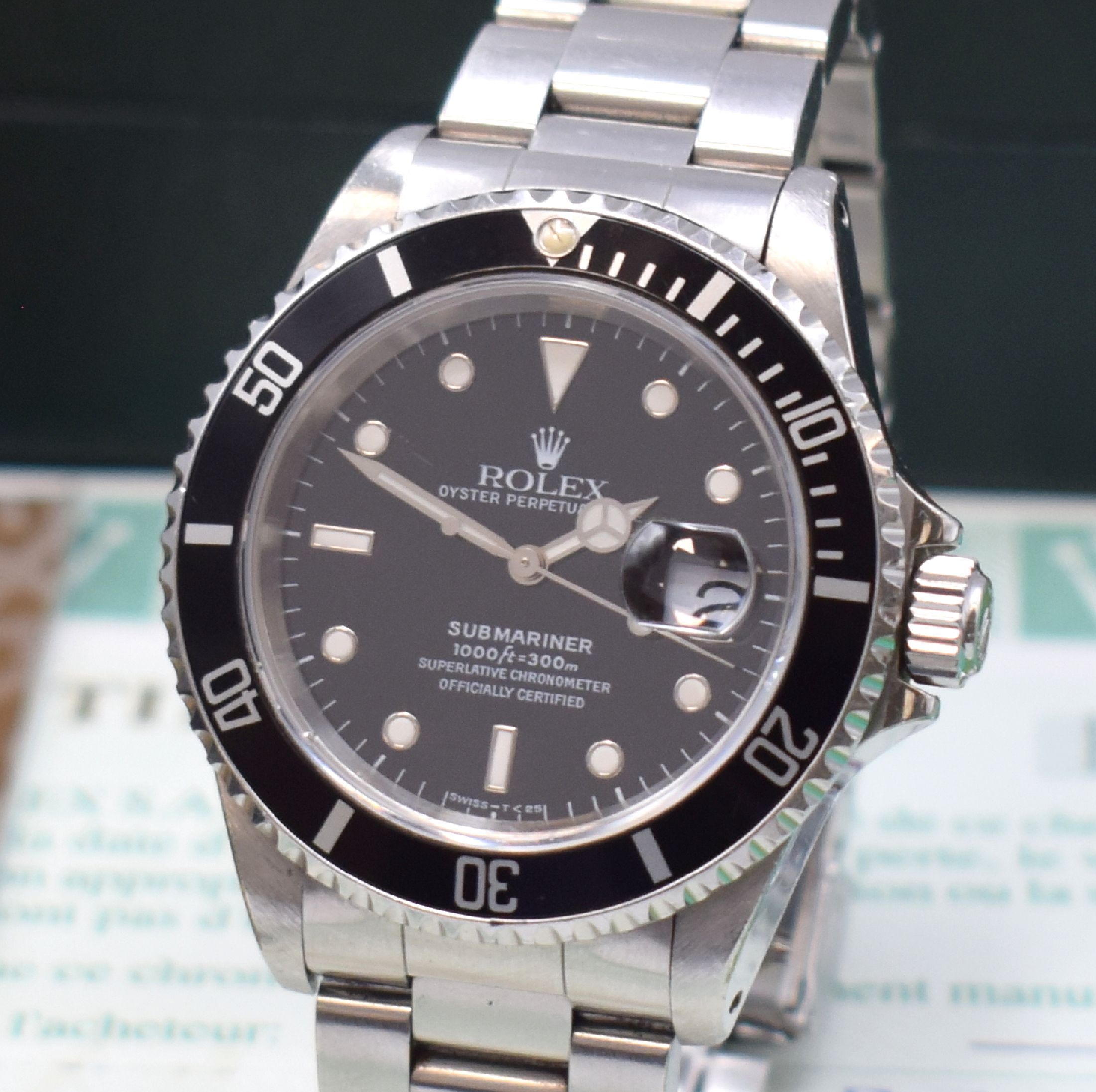 Detail a: ROLEX Oyster Perpetual Date Submariner Herrenarmbanduhr in Stahl Referenz 16610 mit original Zertifikat und Box, Schweiz verk. 11/1997, U-Serie, LC ...