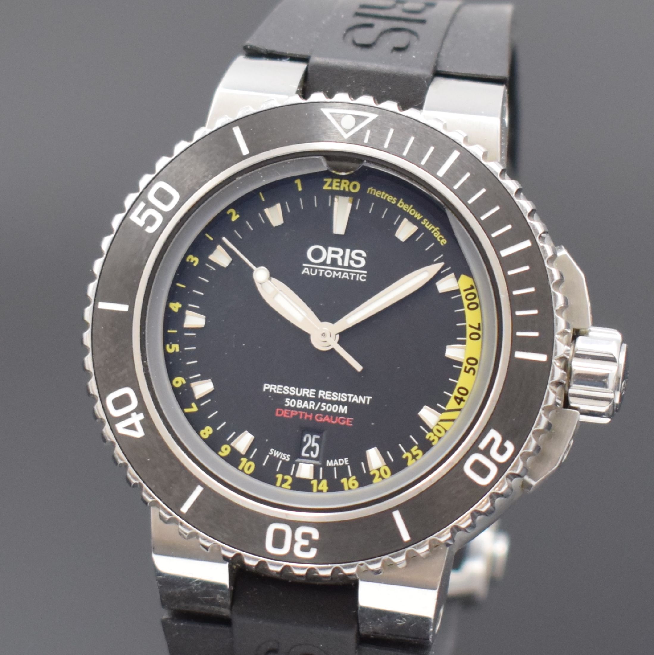 Detail a: ORIS Aquis Depth Gauge Taucherarmbanduhr Referenz 7675, Schweiz um 2015, Automatik, massives beids. vergl. Gehäuse in Edelstahl, Boden u. Krone ...