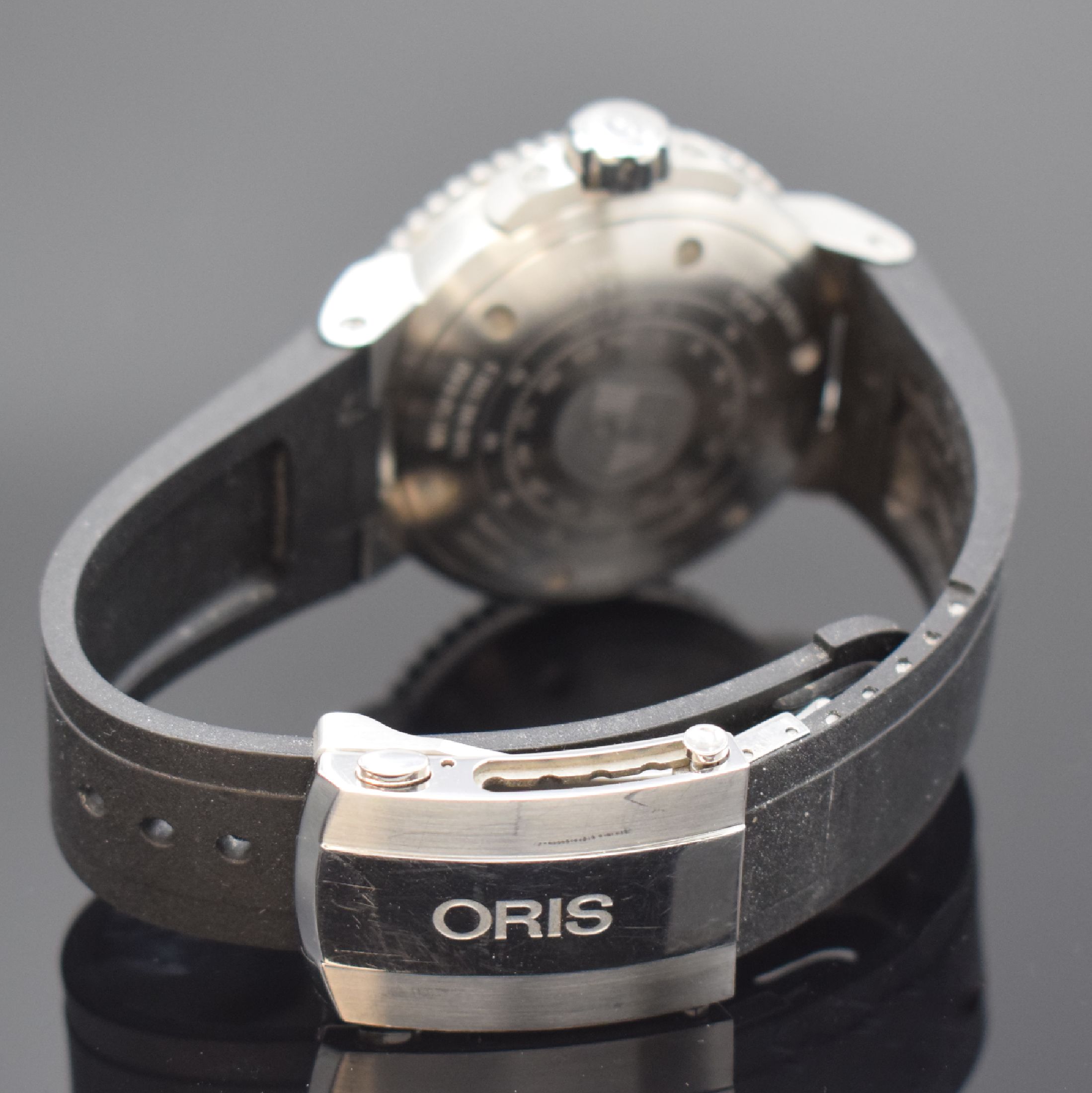 Detail b: ORIS Aquis Depth Gauge Taucherarmbanduhr Referenz 7675, Schweiz um 2015, Automatik, massives beids. vergl. Gehäuse in Edelstahl, Boden u. Krone ...