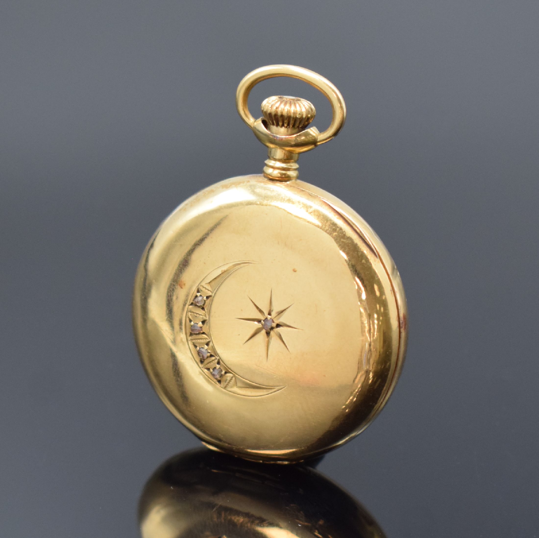 Detail c: WALTHAM Savonette in GG 585/000, USA um 1905, 3-Deckel Goldgeh. dell., Emailzifferbl. mit arab. Zahlen riss., silb. Werk m. Schr.-Unr. def./zu rep., ...