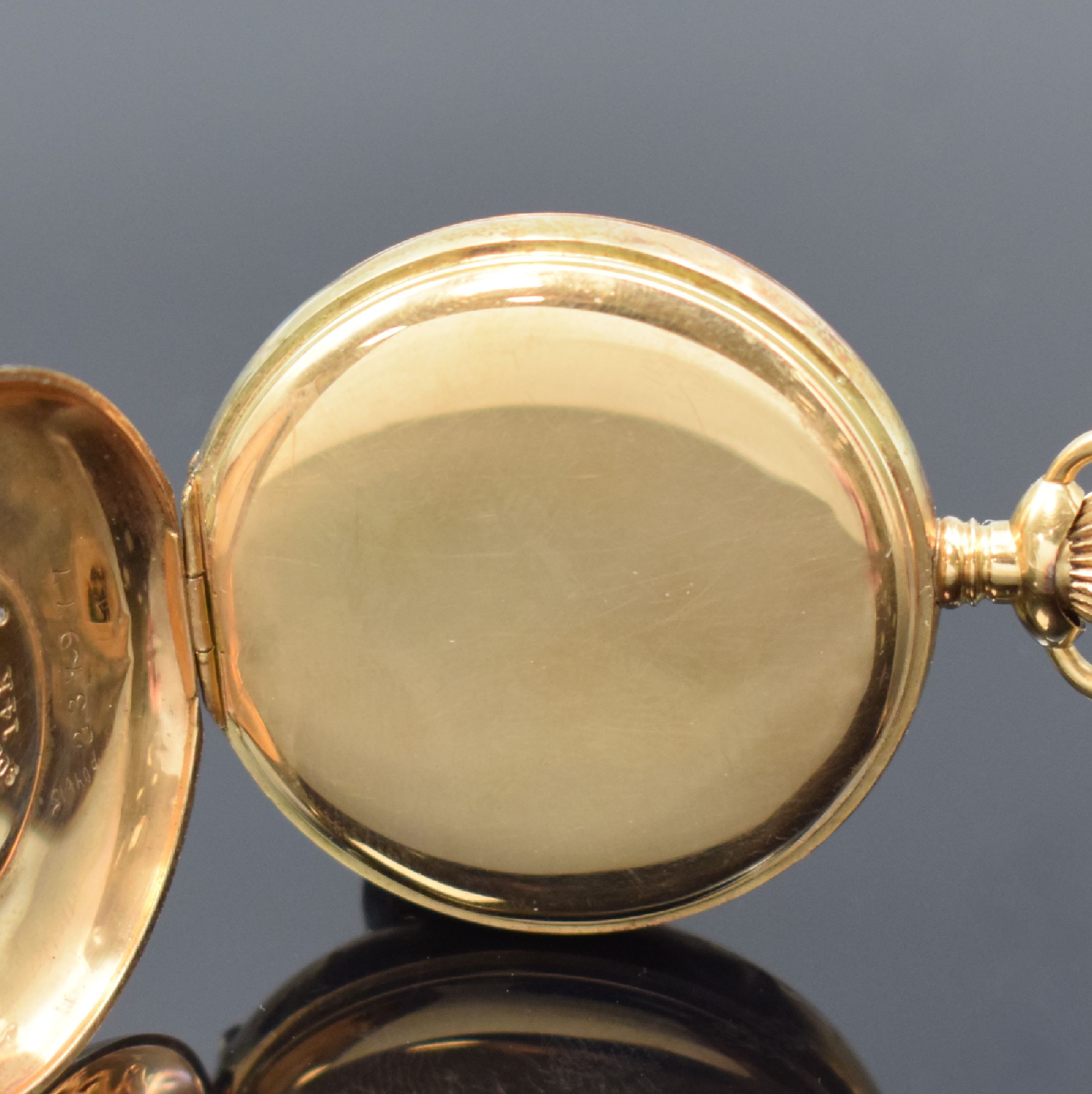 Detail e: WALTHAM Savonette in GG 585/000, USA um 1905, 3-Deckel Goldgeh. dell., Emailzifferbl. mit arab. Zahlen riss., silb. Werk m. Schr.-Unr. def./zu rep., ...