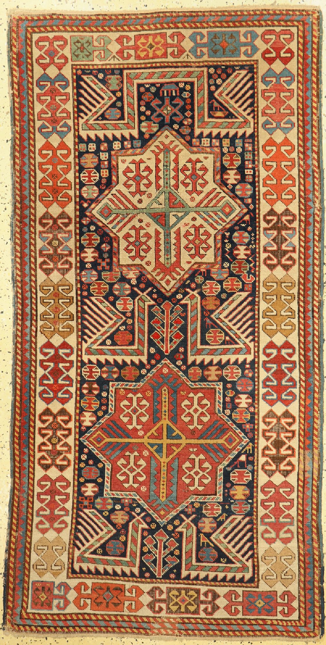 Antiker Kazak"Akstafa", Kaukasus, 19.Jhd, Wolle auf Wolle, ca. 185 x 92 cm, EHZ: 2-3, (restauriert)