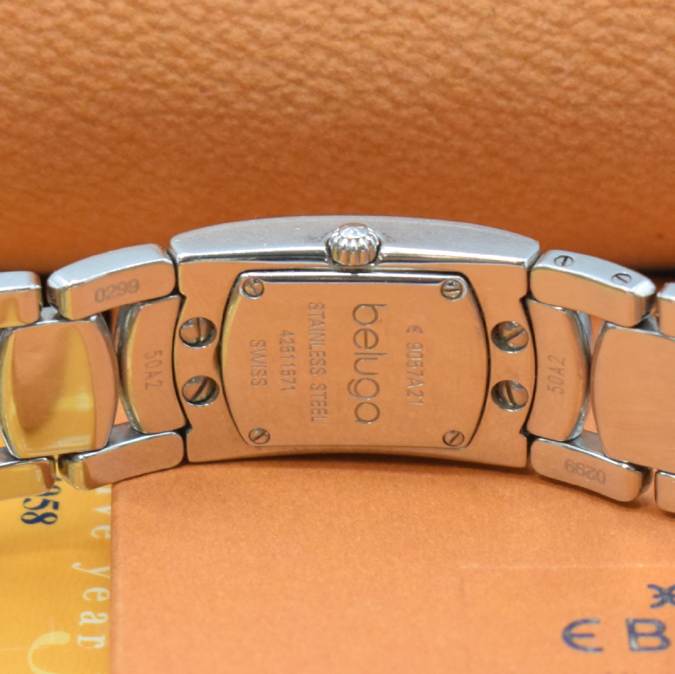 Detail d: EBEL Damenarmbanduhr Beluga Manchette Referenz 9057A21, Edelstahlgeh. inkl. Gliederband m. Faltschl., quarz, Boden 4-fach verschr., vertikal ...