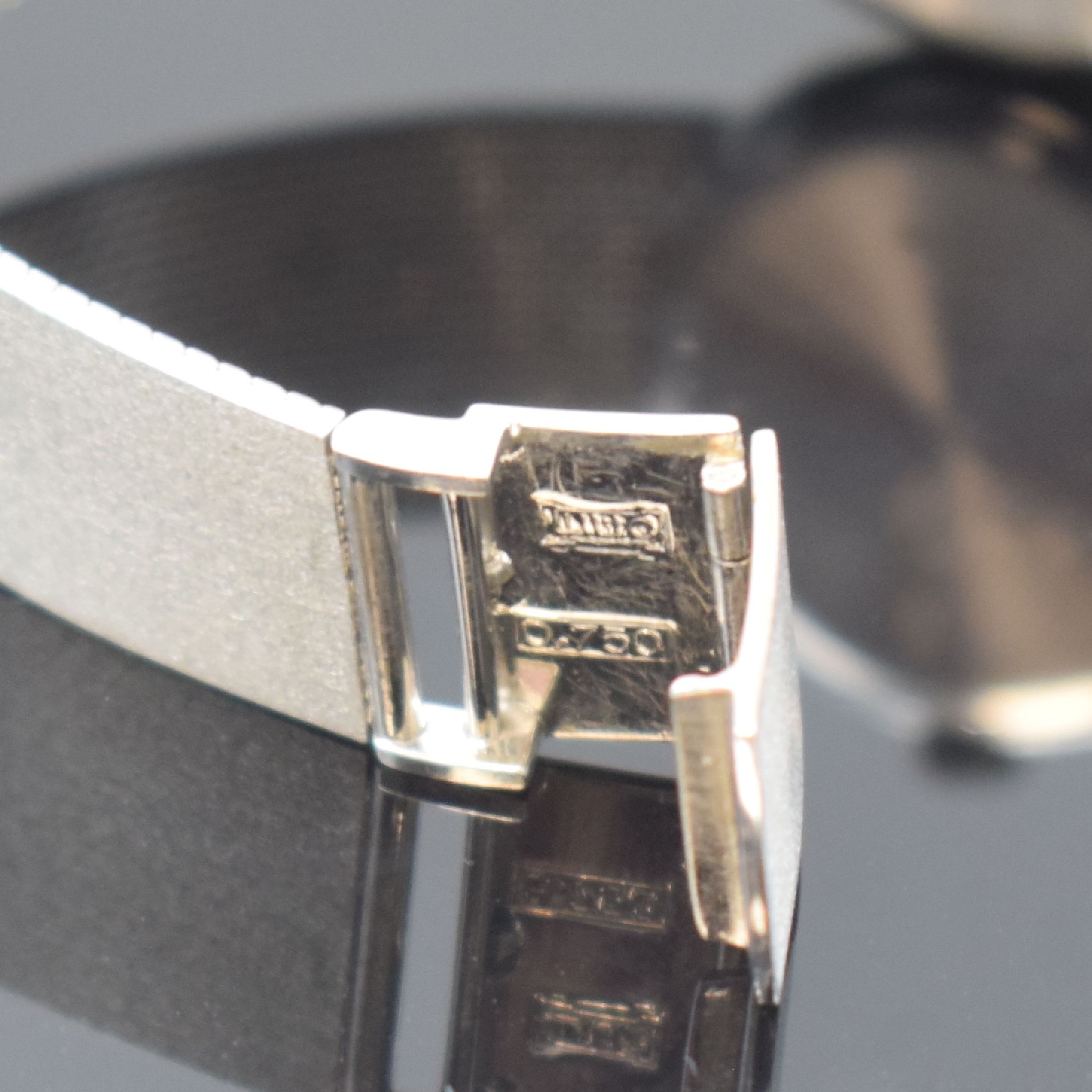 Detail d: CHOPARD Damenarmbanduhr in WG 750/000 mit Lapislazuli-Zifferblatt, Handaufzug, Schweiz 1960er Jahre, Milanaiseband, Boden aufgedr., Zifferbl. riss., ...