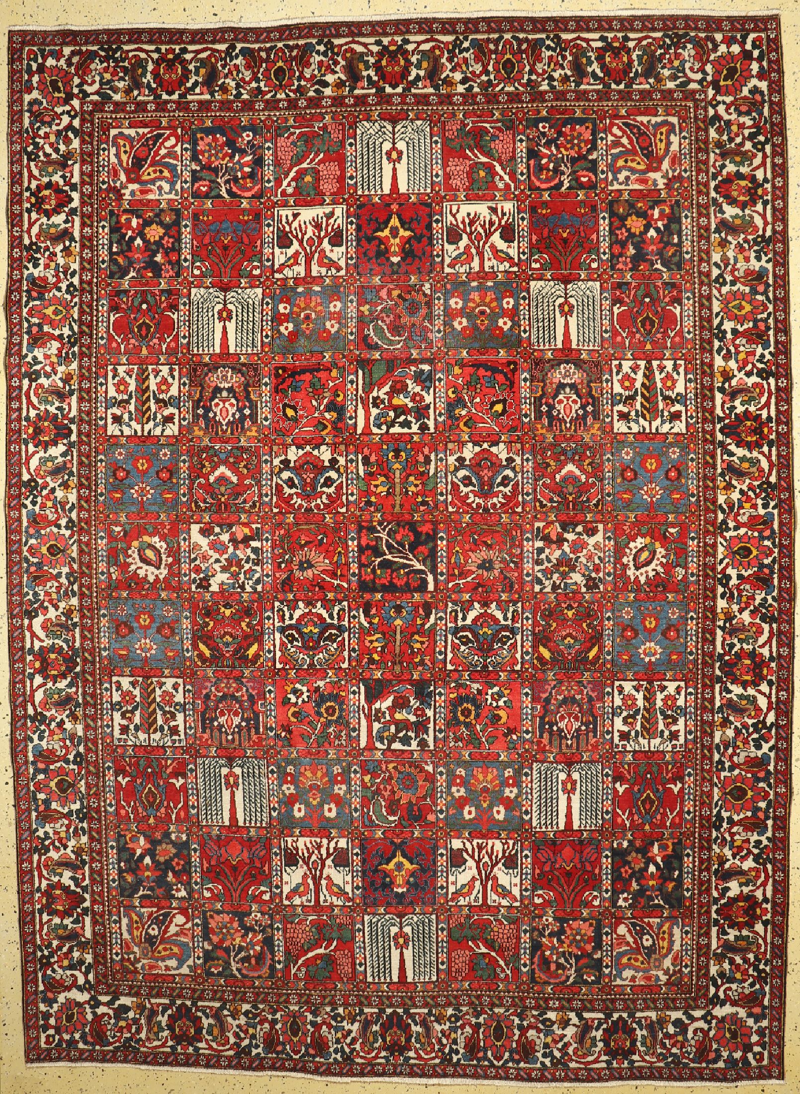Bachtiar alt, Persien, ca. 60 Jahre, Wolle auf Baumwolle, ca. 355 x 260 cm, EHZ: 3