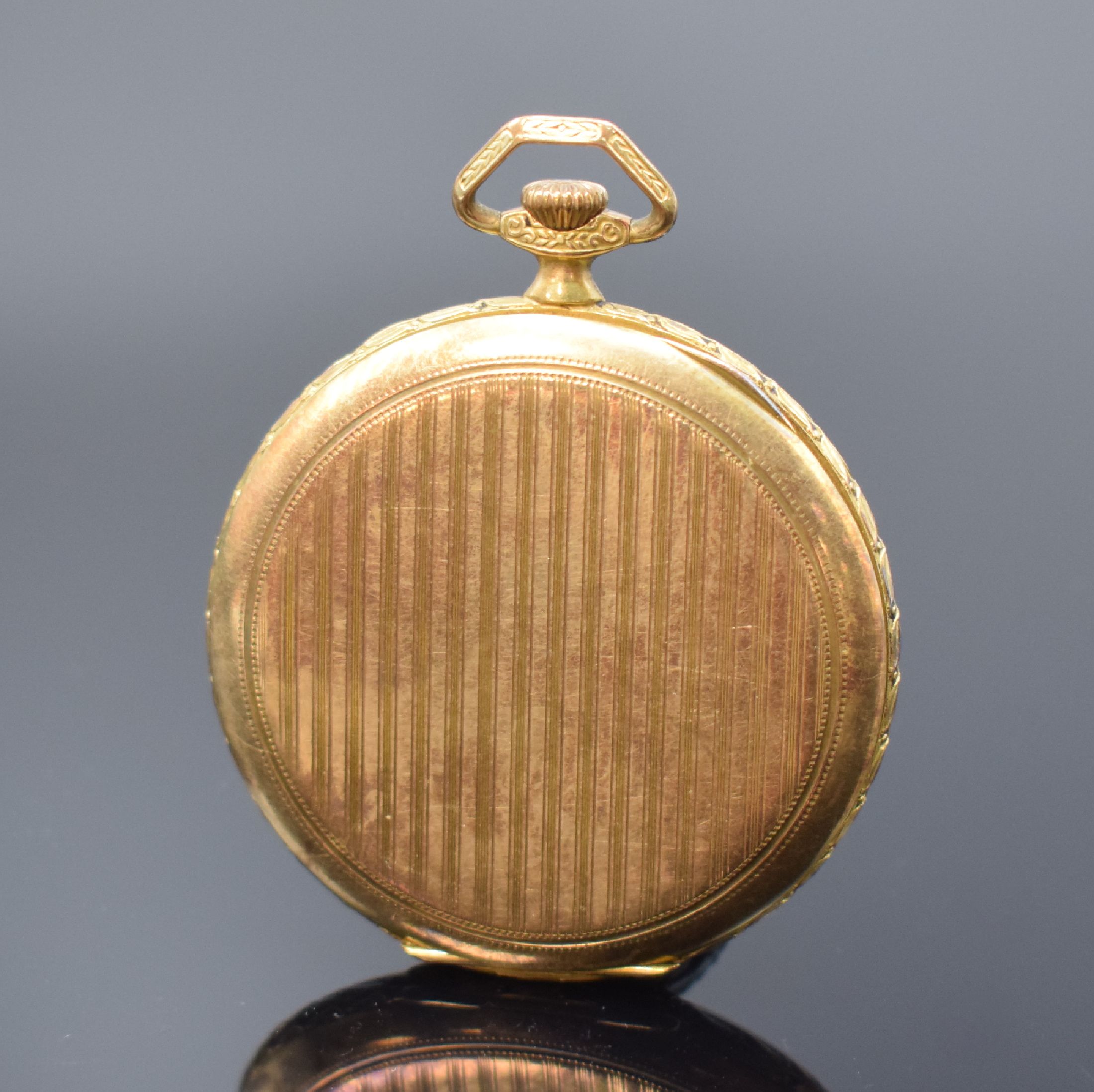 Detail a: OPTIMA offene Herrentaschenuhr in GG 585/000, Schweiz um 1930, streifenguill. Boden, glatte Goldcuv., gold. Zifferbl. m. aufgel. gold. Zahlen, im ...