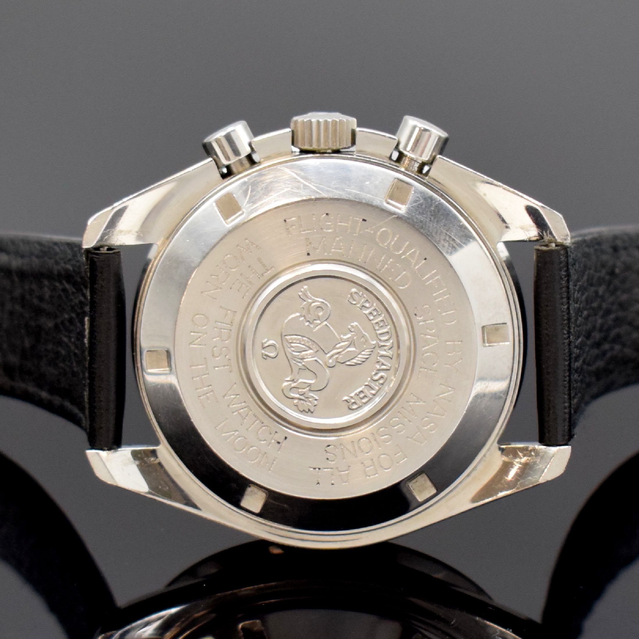 Detail d: OMEGA Speedmaster Professional Armbandchronograph in Stahl Referenz 145.022- 78, Schweiz um 1980, Handaufzug, verschr. Geh., Boden m. ...