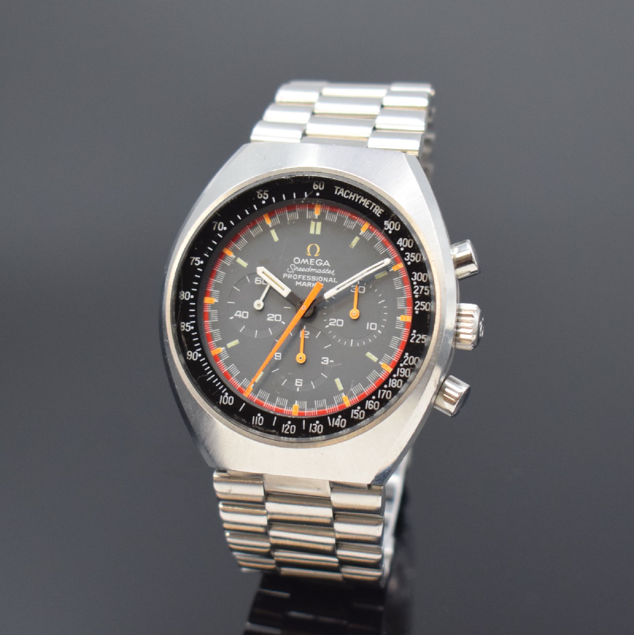 OMEGA Speedmaster Professional Mk II "Racing Dial" Armbandchronograph in Stahl Referenz 145.014, Handaufzug, Schweiz um 1969, verschr. ...
