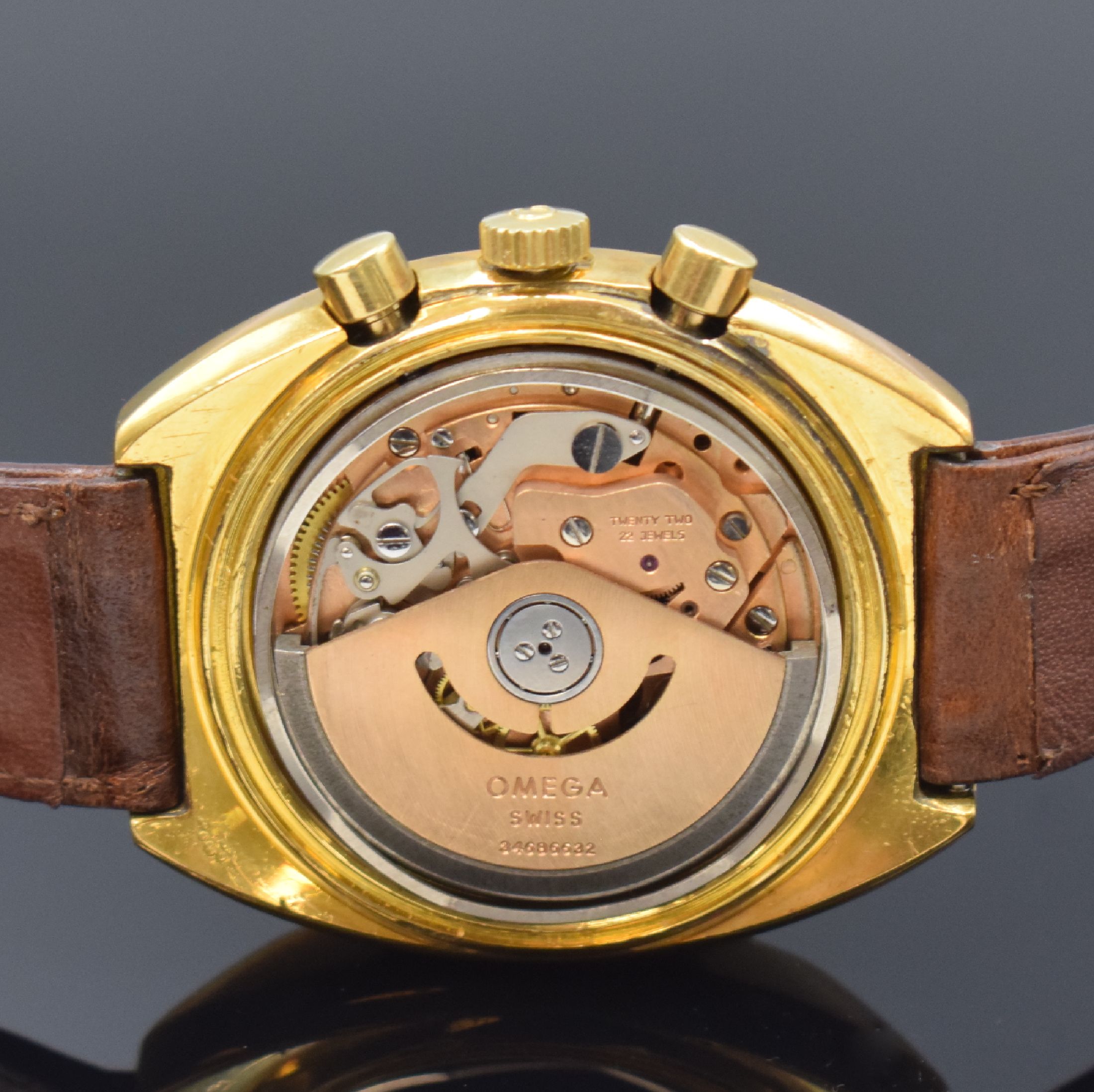 Detail d: OMEGA Seamaster Armbandchronograph im vergoldeten Gehäuse Referenz 176.005, Automatik, Schweiz um 1973, verschr. Edelstahlboden m. Seamaster-Logo, ...