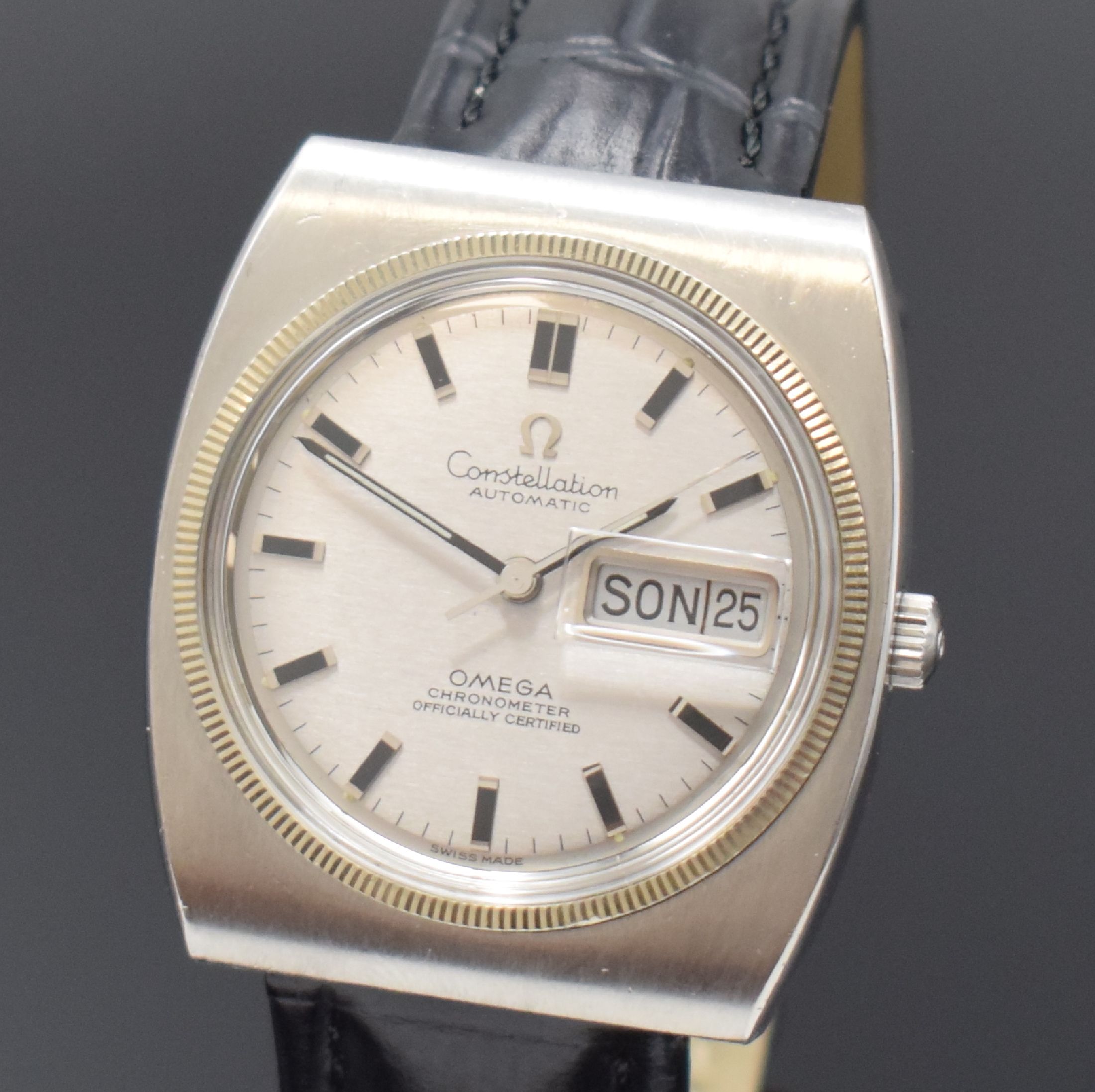 Detail a: OMEGA Constellation Armbandchronometer in Stahl mit Weißgold-Lünette Referenz 168.041, Automatik, Schweiz um 1969, verschr. Boden m. Darst. ...