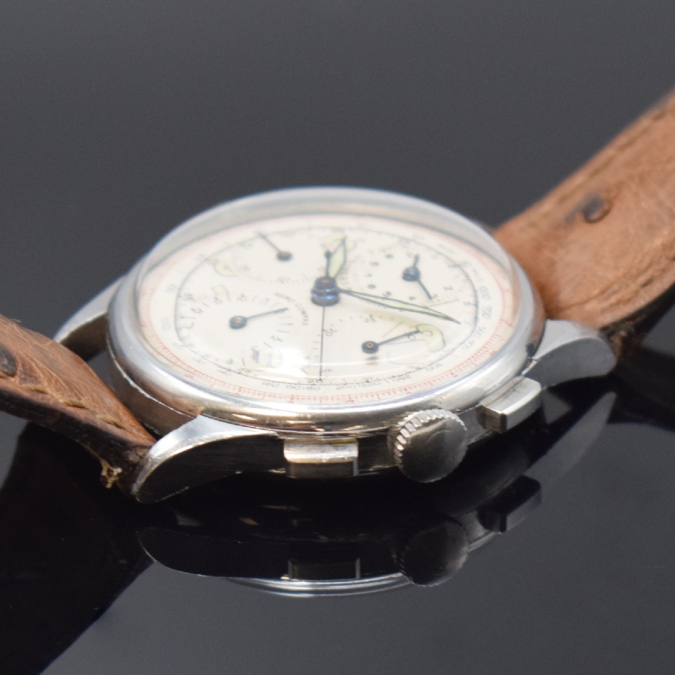 Detail b: UNIVERSAL GENEVE Aero-Compax Schaltradchronograph in Stahl Referenz 22538, Handaufzug, Schweiz um 1940, 3-teil. Geh., Boden und Glasrand aufgedr., ...
