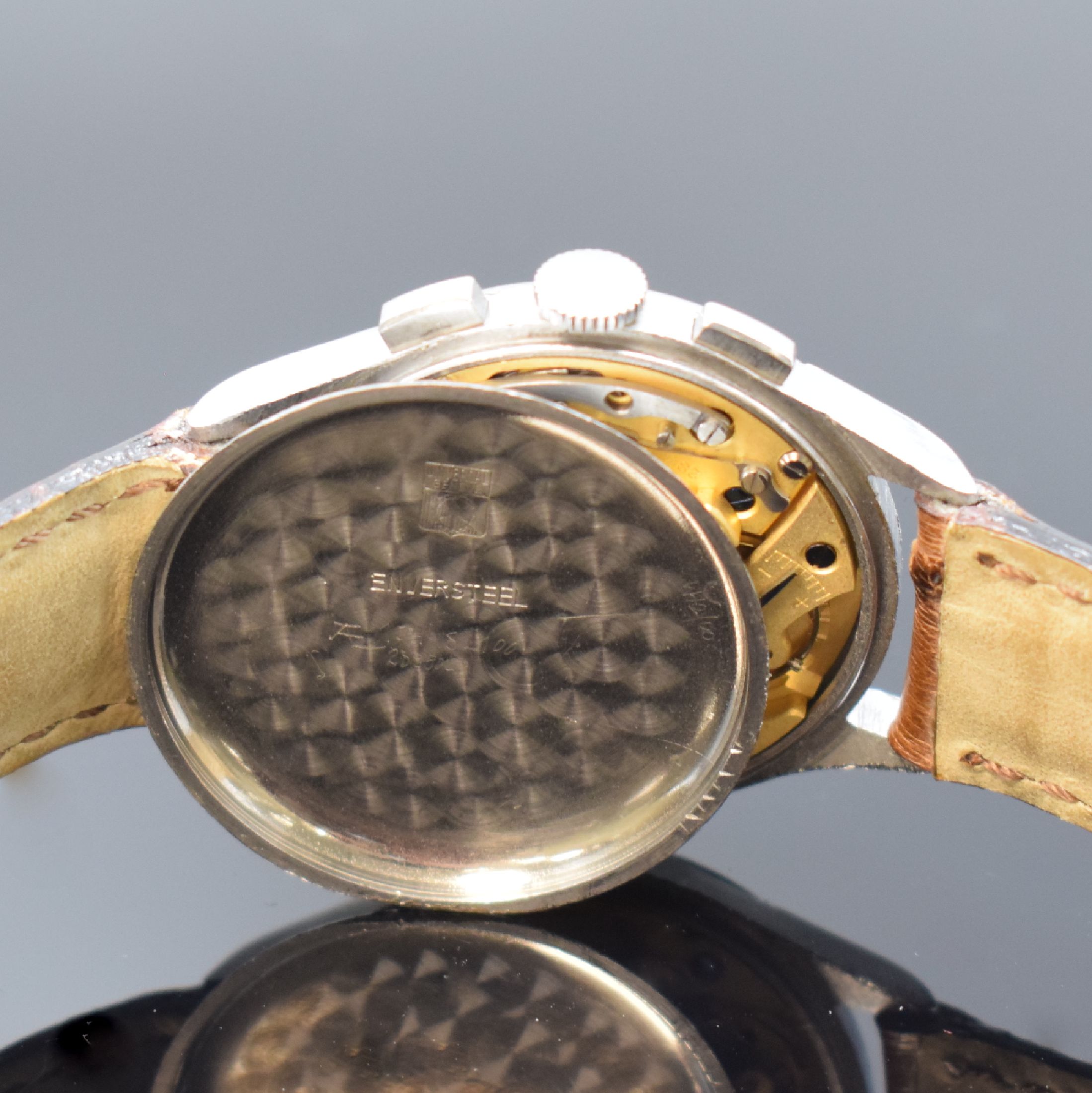 Detail f: UNIVERSAL GENEVE Aero-Compax Schaltradchronograph in Stahl Referenz 22538, Handaufzug, Schweiz um 1940, 3-teil. Geh., Boden und Glasrand aufgedr., ...