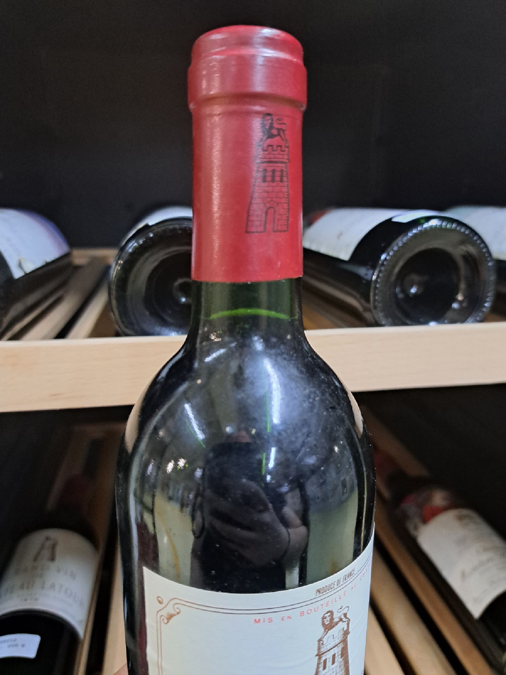 Detail b: 1 Flasche 1991 Grand Vin de Chateau Latour, Pauillac, ca. 750ml, 12,5% Vol., Into Neck/High Fill, 89 Parker-Punkte