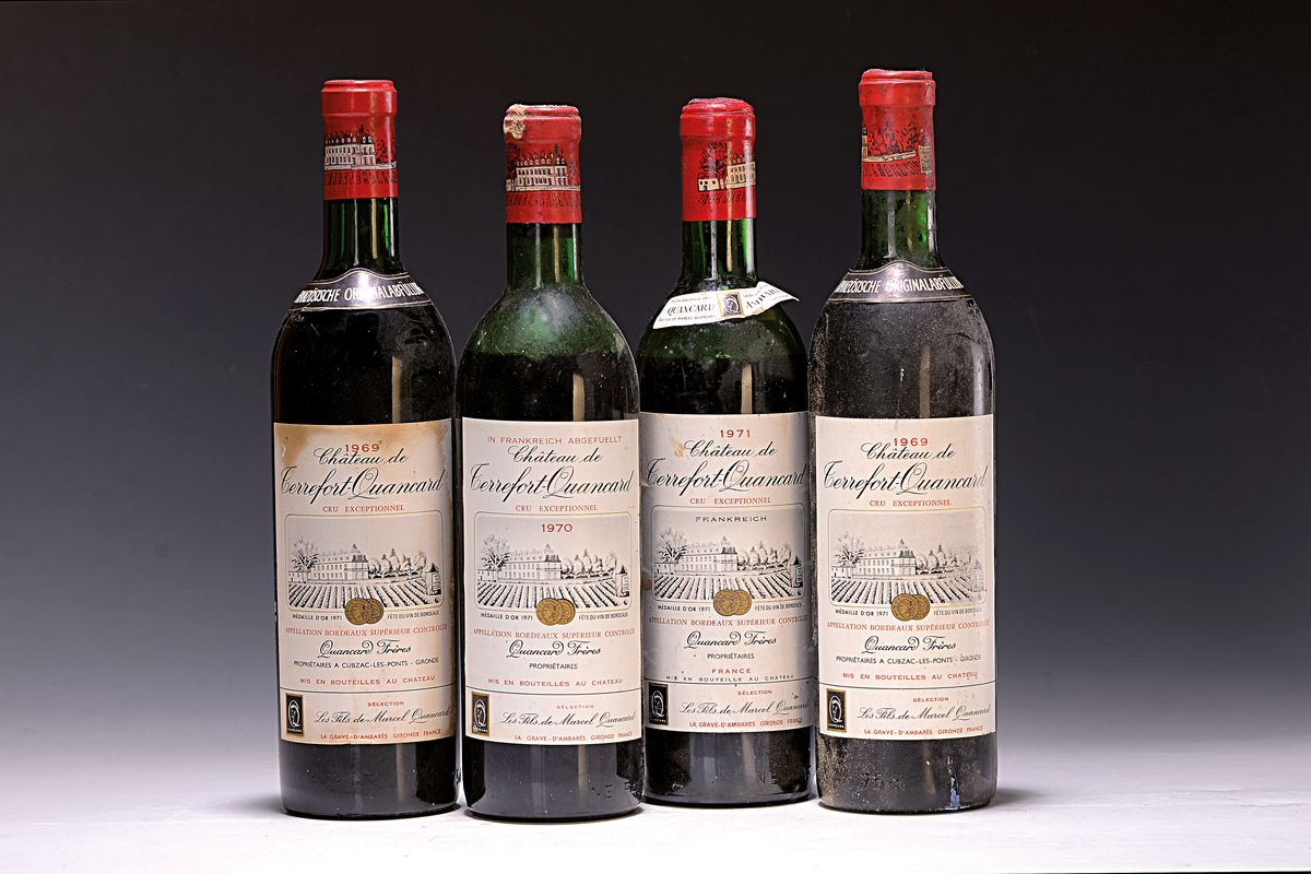 4 Flaschen Chateau de Terrefort-Quancard, Jahrgänge 2x1969, 1970, 1971, Bordeaux Superieur, je ca. 750ml, 1969 Mid Shoulder, 1970 Low Shoulder, 1971 ...