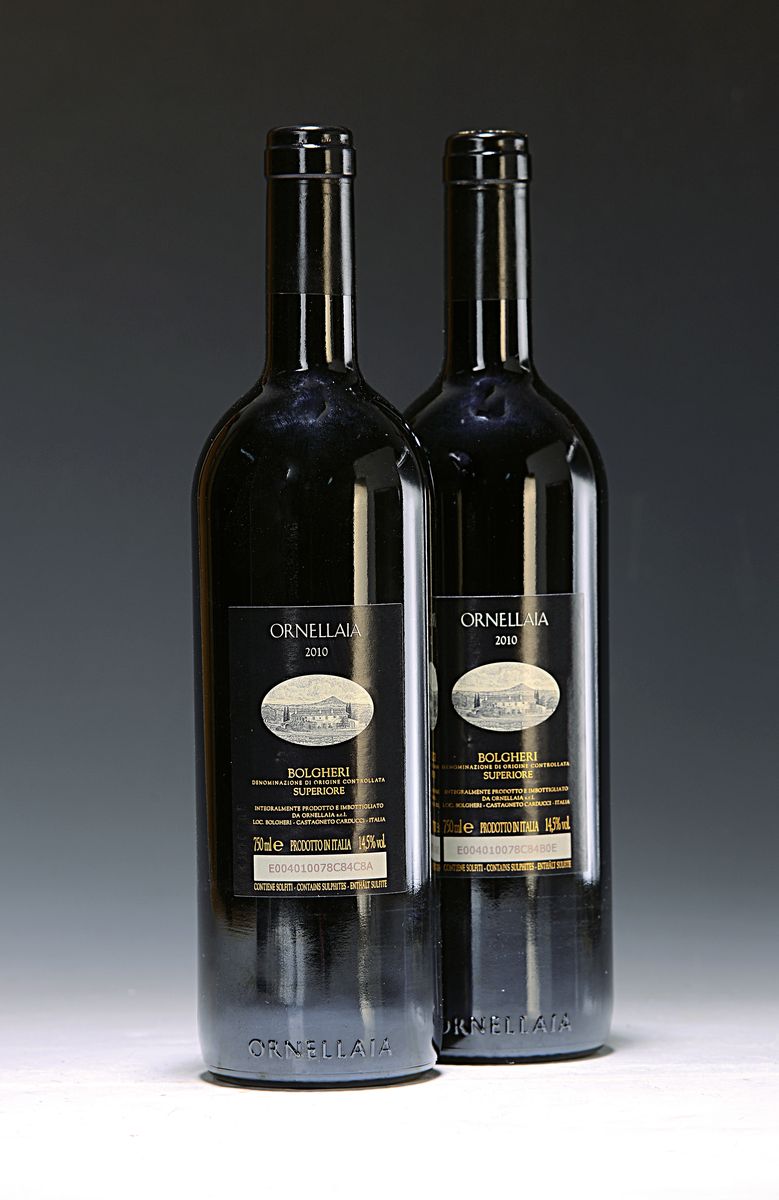6 Flaschen 2010 Ornellaia Bolgheri Superiore, 25 Anniversario (1985-2010), in orig. Holzkiste, je ca. 750ml, 14,5% Vol., Into Neck/High Fill