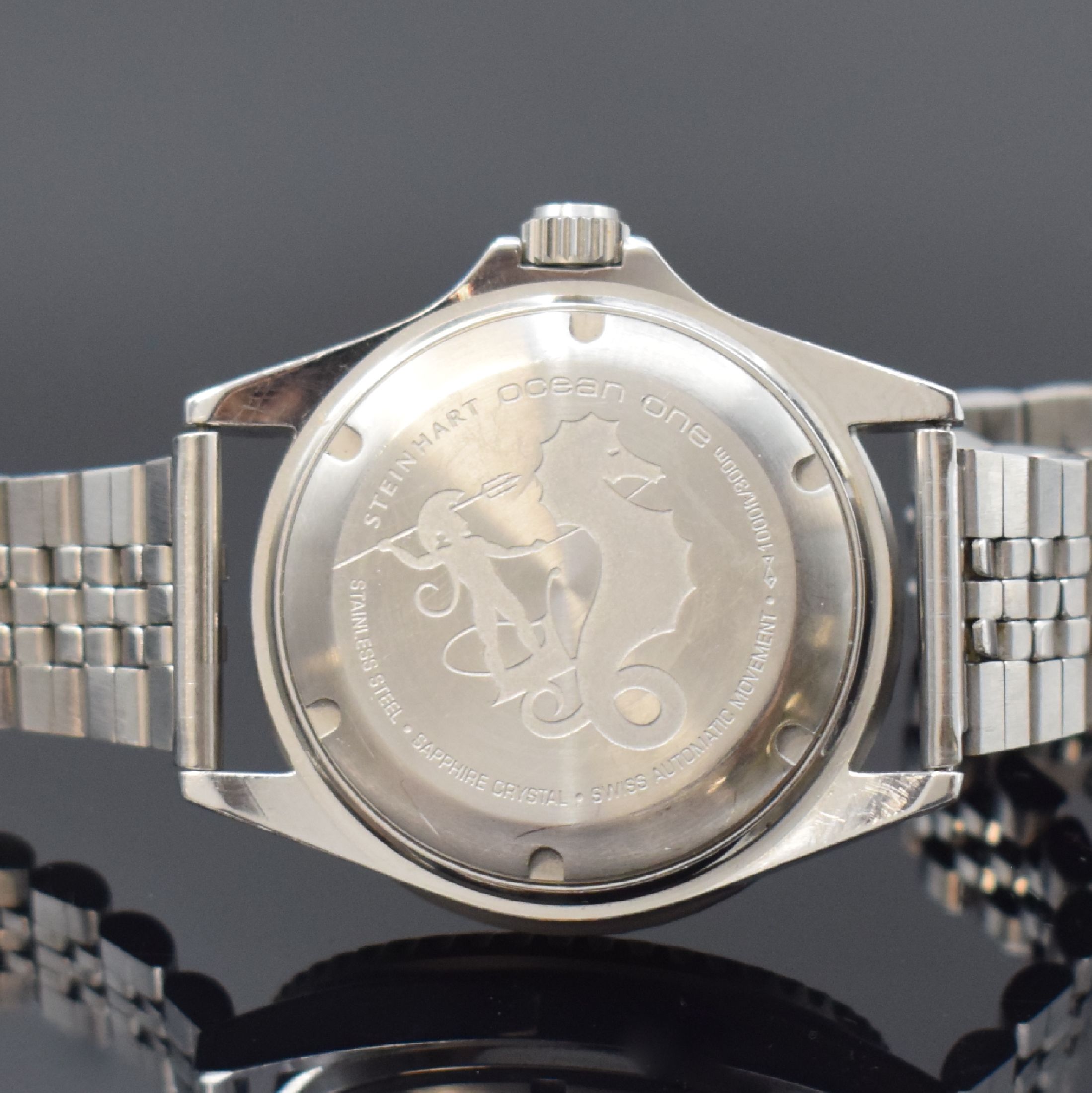 Detail d: STEINHART Ocean GMT sportliche Armbanduhr in Stahl, Automatik, Schweiz um 2020, neutr. Gliederband, Boden und Krone verschr., ab Herst. wasserd., ...