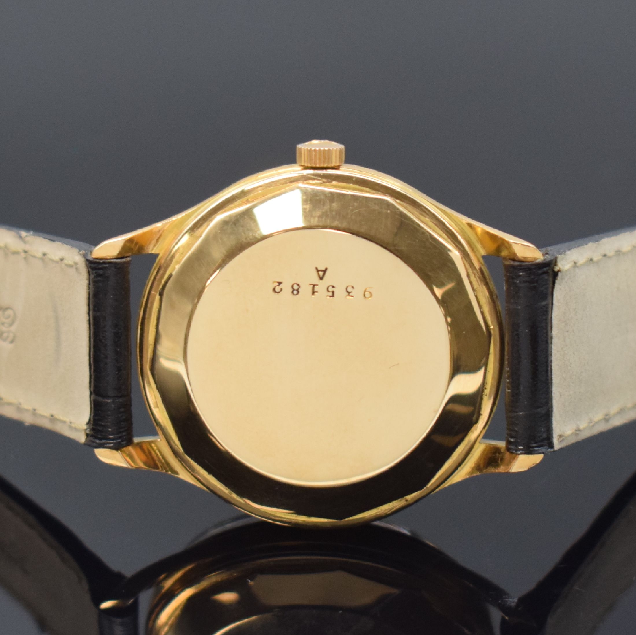 Detail c: Jaeger-LeCoultre Armbanduhr in RG 750/000, Automatik, Schweiz um 1960, Boden verschr., silb. Zifferbl. m. aufgel. Indizes altersbed. fl., Anz. v. ...