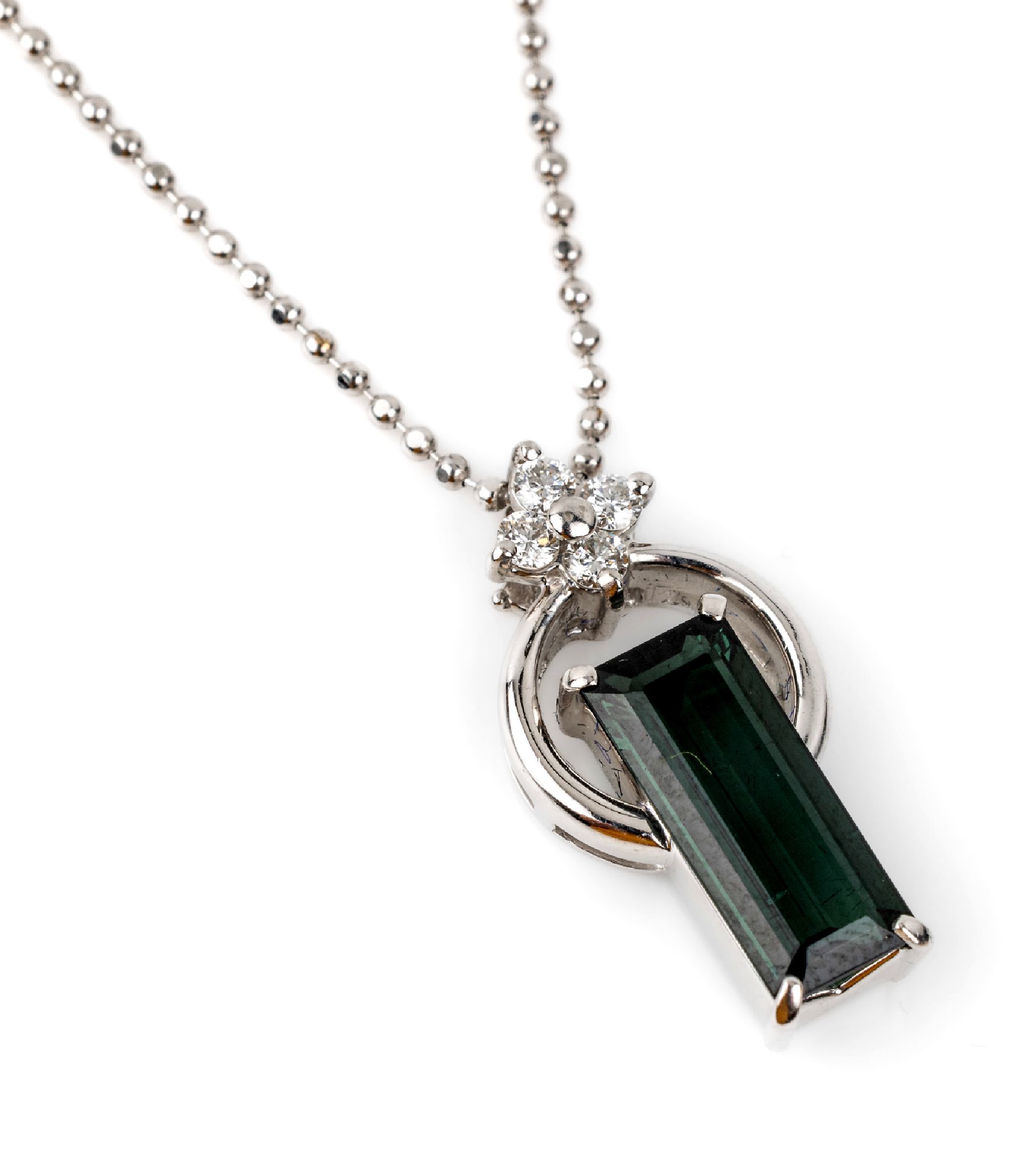 18 kt Gold Turmalin-Brillant-Anhänger, an Kette, WG 750/000, Turmalin-Baguette ca. 2.07 ct, 4 Brillanten zus. ca. 0.14 ct (grav.) hochfeines ...