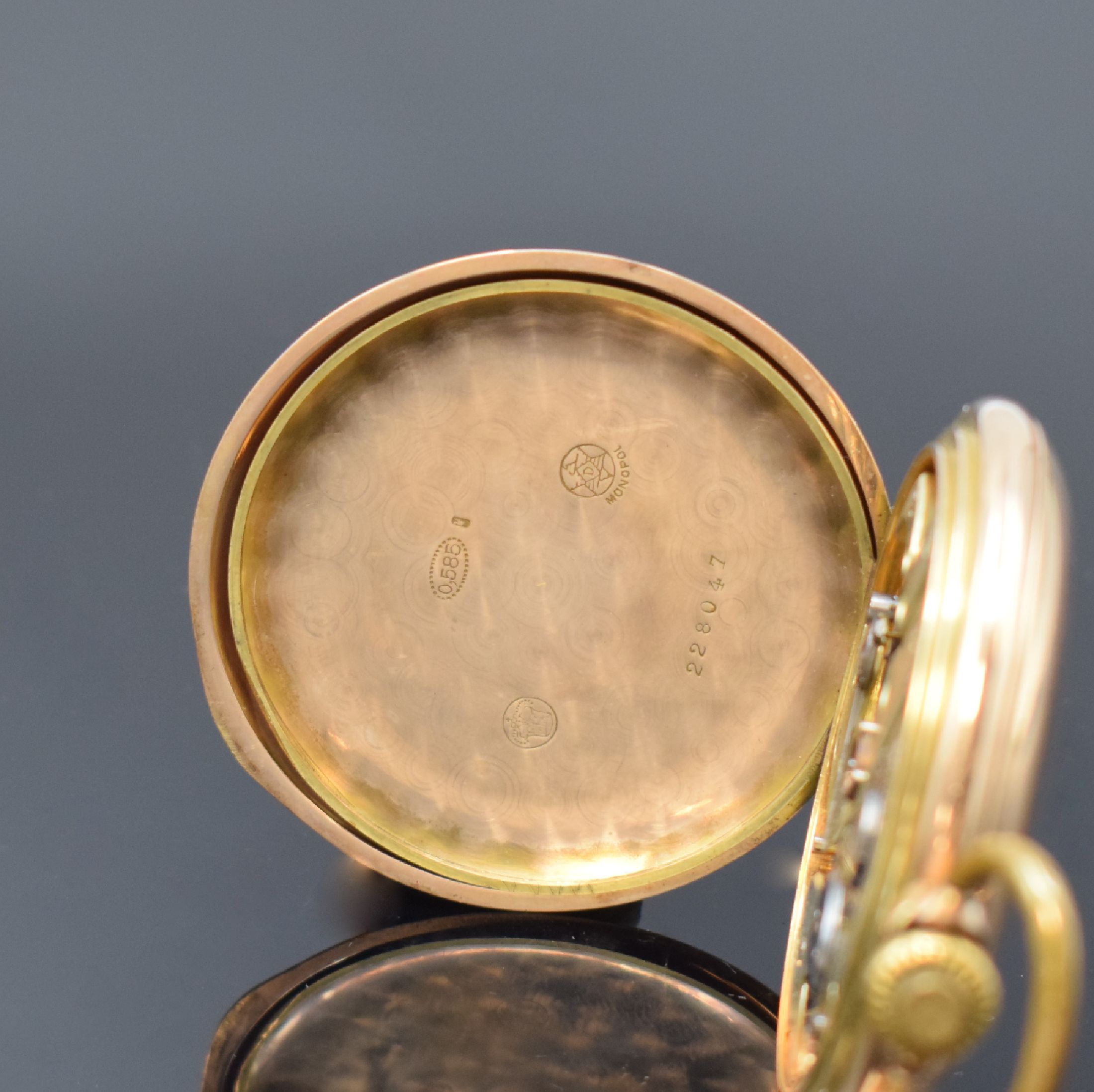 Detail f: MONOPOL DÜRRSTEIN Savonette in RG 585/000 mit vergoldeter Kette, Schweiz um 1900, 3- Deckel Goldgeh. dell., guill. Sprung- u. Rückdeckel, ...