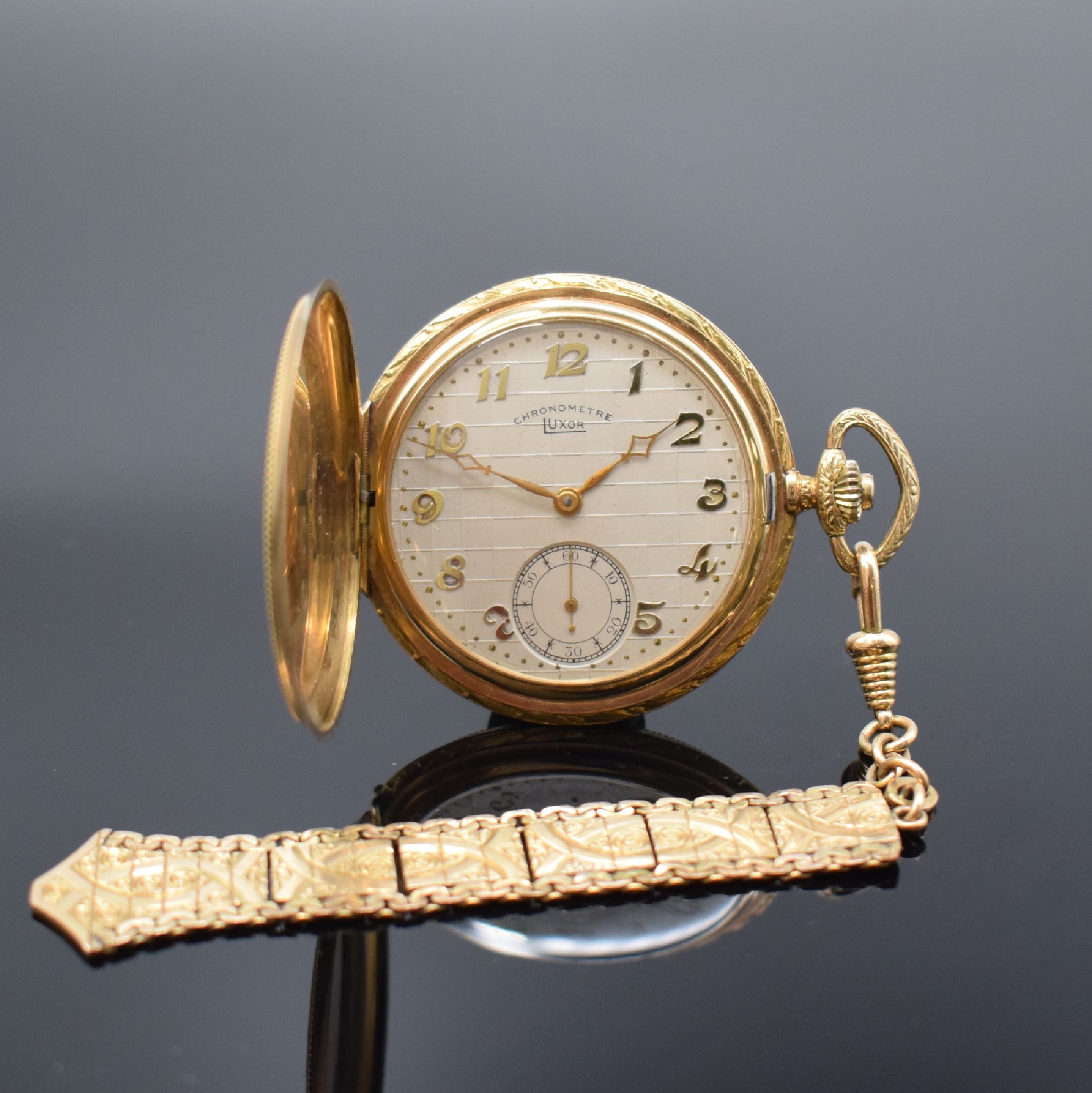LUXOR Chronometre Savonette in GG 585/000 mit vergoldeter Chatelaine, Schweiz um 1925, gut erhaltenes streifen-guill. Geh., floral grav. Rand, verg. ...
