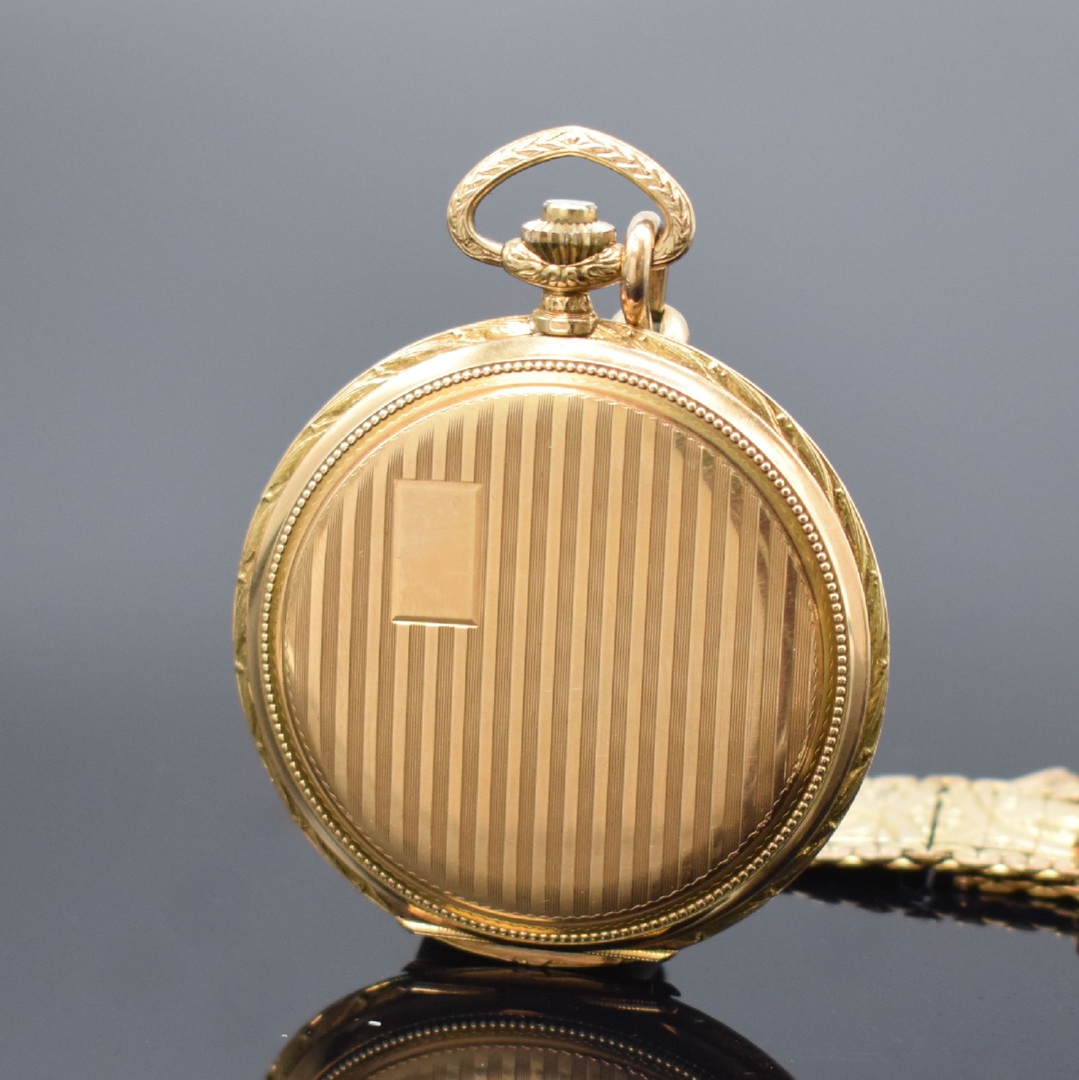 Detail b: LUXOR Chronometre Savonette in GG 585/000 mit vergoldeter Chatelaine, Schweiz um 1925, gut erhaltenes streifen-guill. Geh., floral grav. Rand, verg. ...