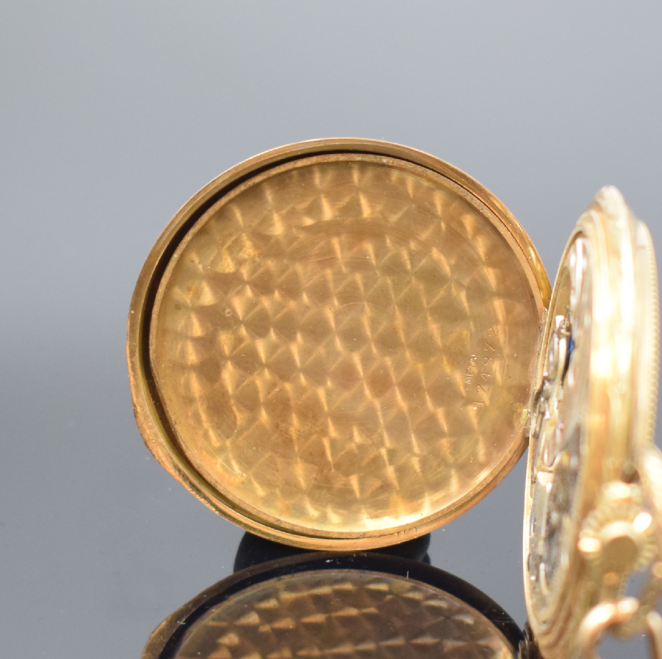 Detail f: LUXOR Chronometre Savonette in GG 585/000 mit vergoldeter Chatelaine, Schweiz um 1925, gut erhaltenes streifen-guill. Geh., floral grav. Rand, verg. ...