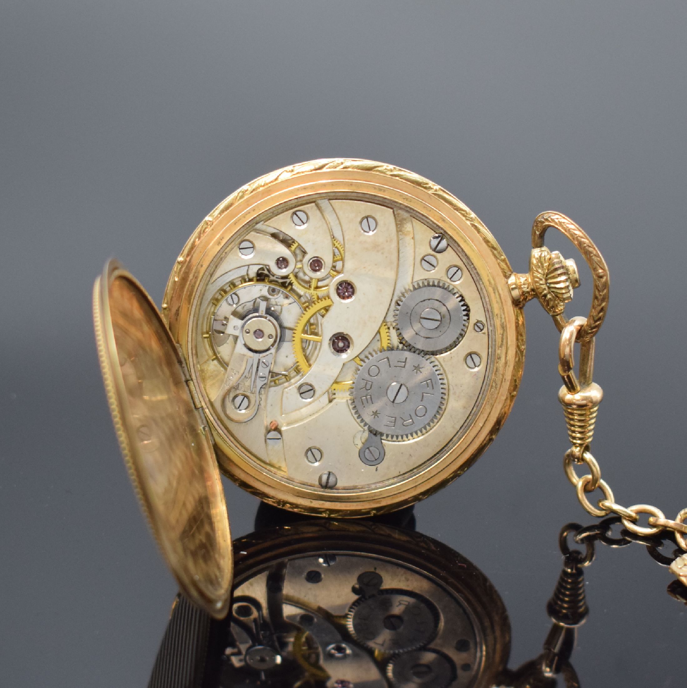 Detail g: LUXOR Chronometre Savonette in GG 585/000 mit vergoldeter Chatelaine, Schweiz um 1925, gut erhaltenes streifen-guill. Geh., floral grav. Rand, verg. ...