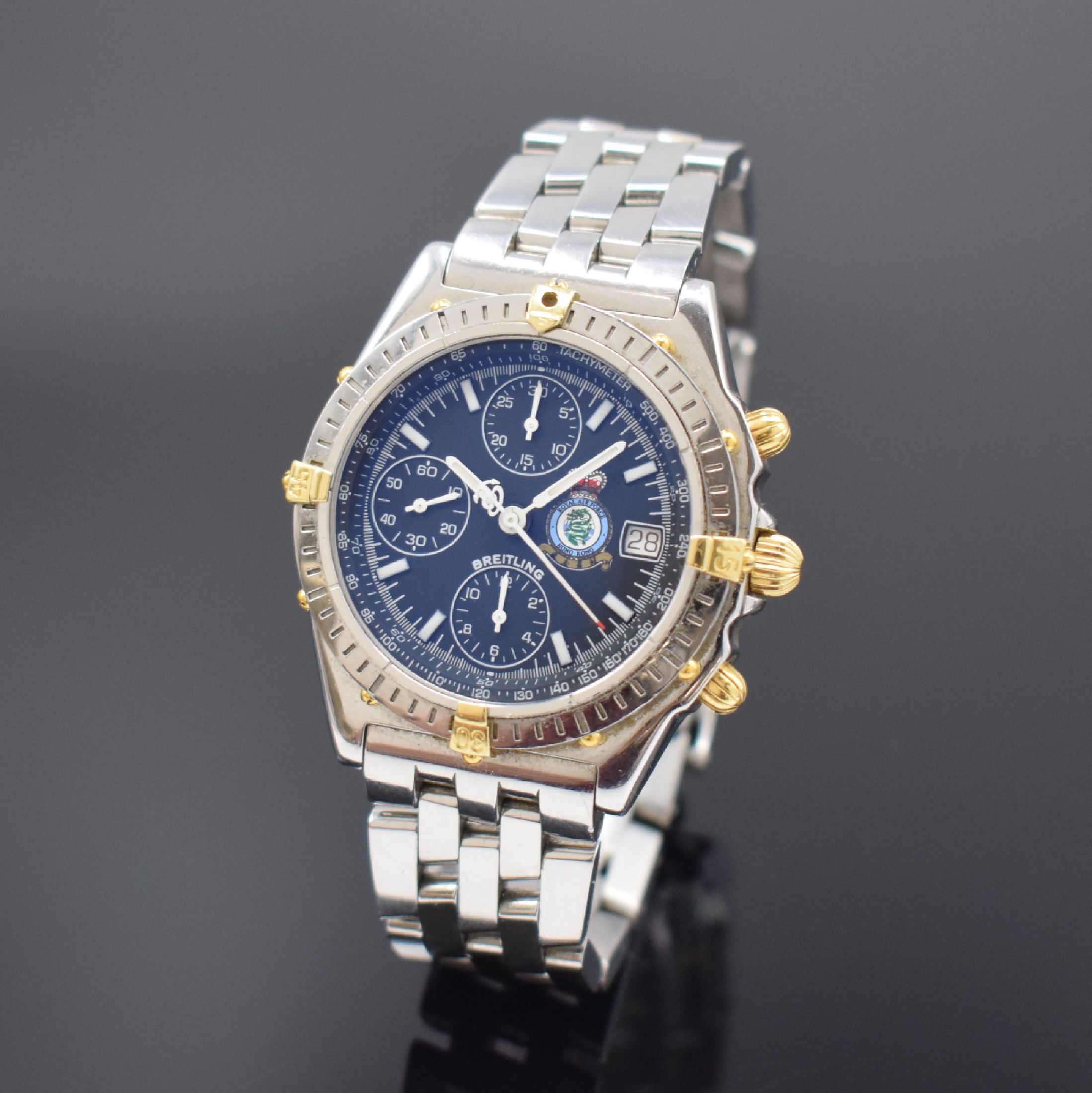 BREITLING Chronomat limitiertes Sondermodell Royal Air Force Hong Kong, Schweiz um 1997, Automatik, verschr. Stahlgeh. am orig. Pilotband, Boden m. ...
