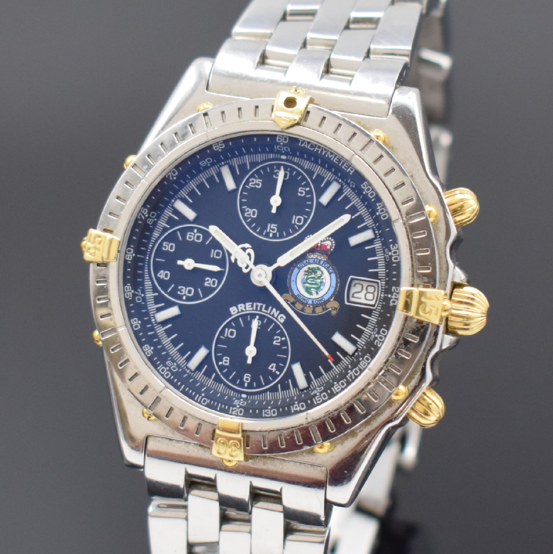 Detail a: BREITLING Chronomat limitiertes Sondermodell Royal Air Force Hong Kong, Schweiz um 1997, Automatik, verschr. Stahlgeh. am orig. Pilotband, Boden m. ...