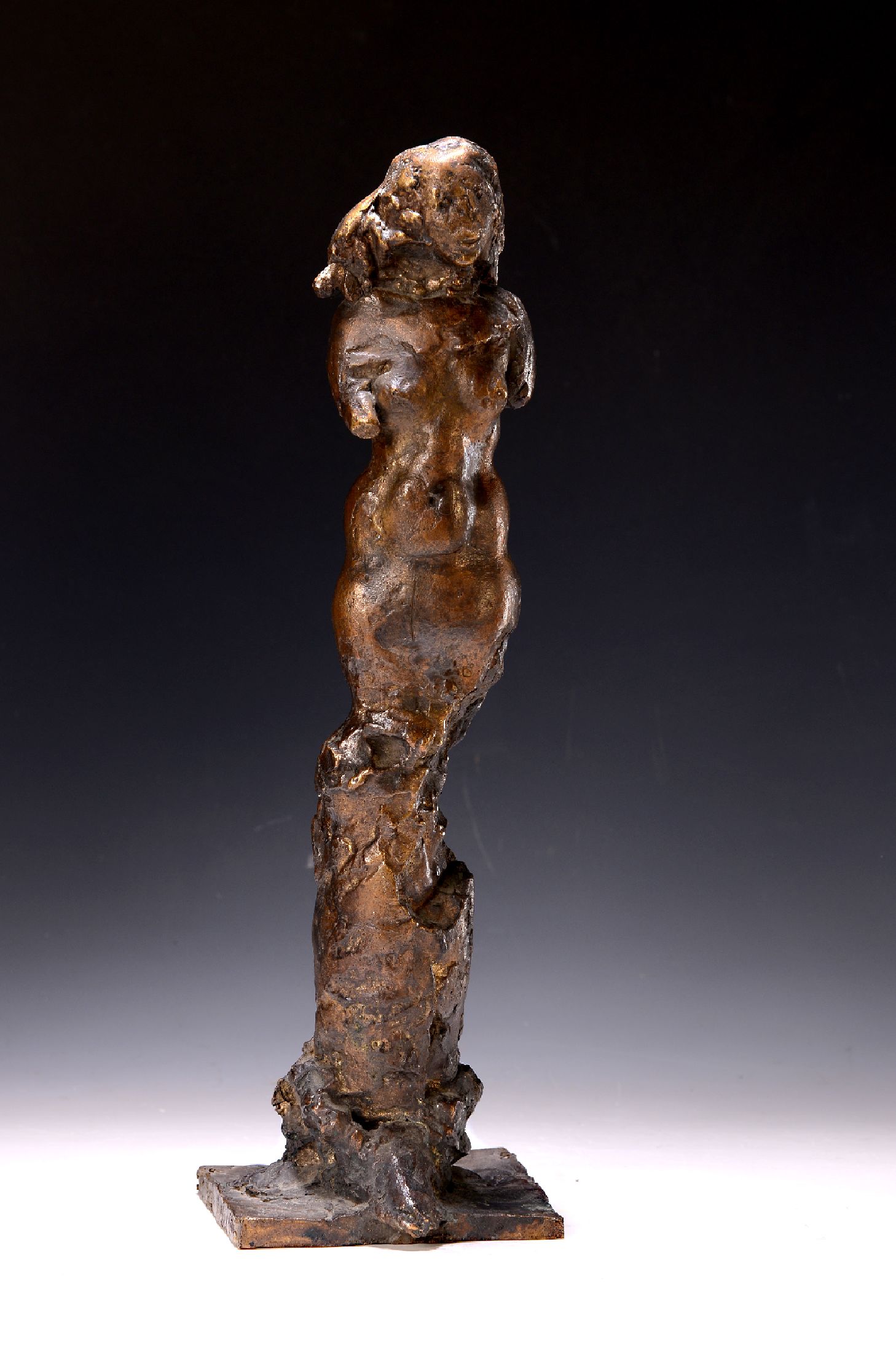 Bärbel Dieckmann, geb. 1961 in Bielefeld, Säule, Bronzeskulptur, sign., dat. H. ca. 42 cm