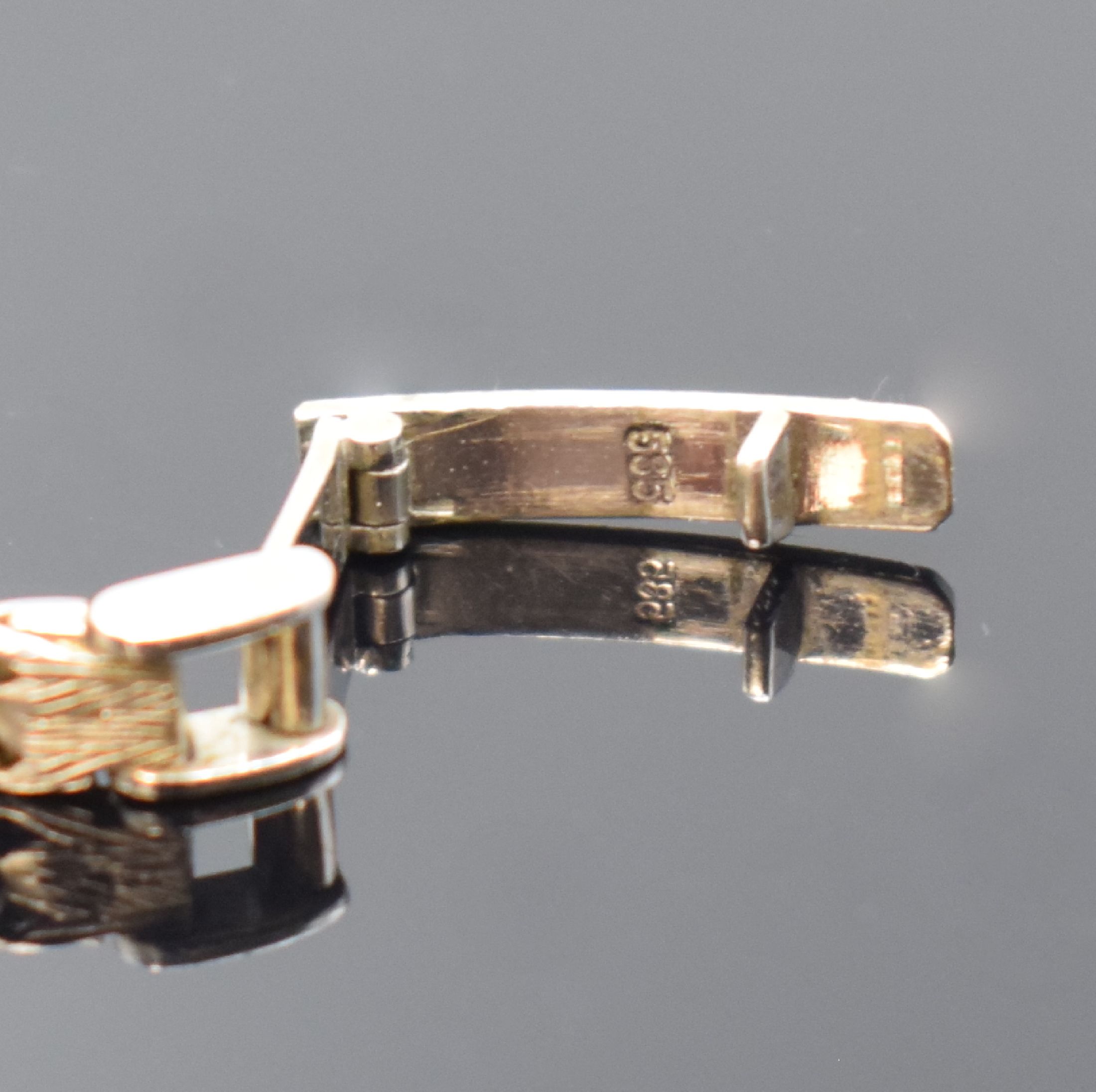 Detail b: BERGANA Damenarmbanduhr in WG 585/000, Schweiz um 1975, Handaufzug, Boden aufgedr., silb. Zifferbl. m. aufges. Std.-Ind., silb. Zeiger, Kal. AS 1977, ...