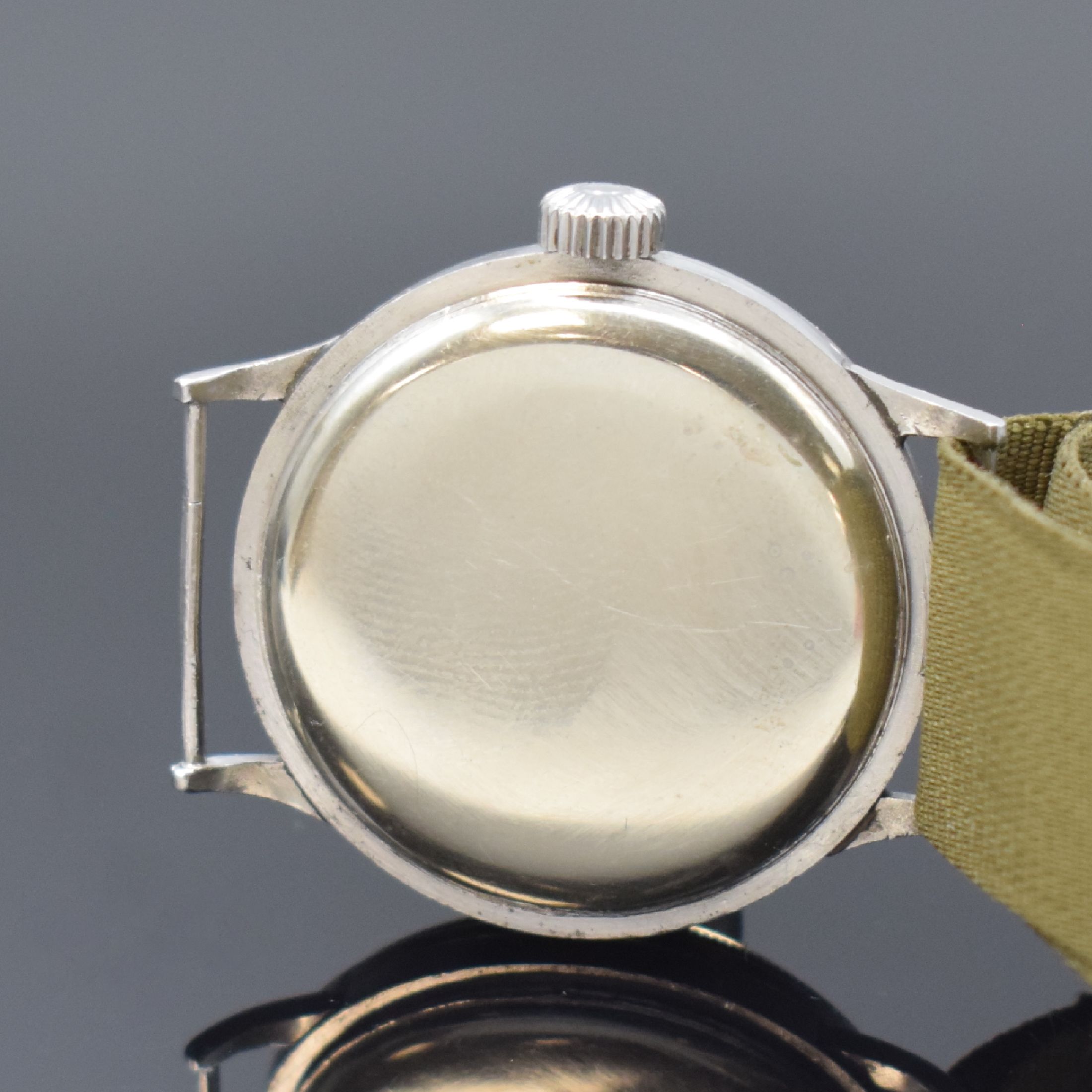 Detail d: GRANA Mk IX extrem seltene Fliegeruhr in Stahl, Schweiz um 1940, Handaufzug, beids. verschraubtes Geh., Riffel-Drehlünette m. innen-liegender ...