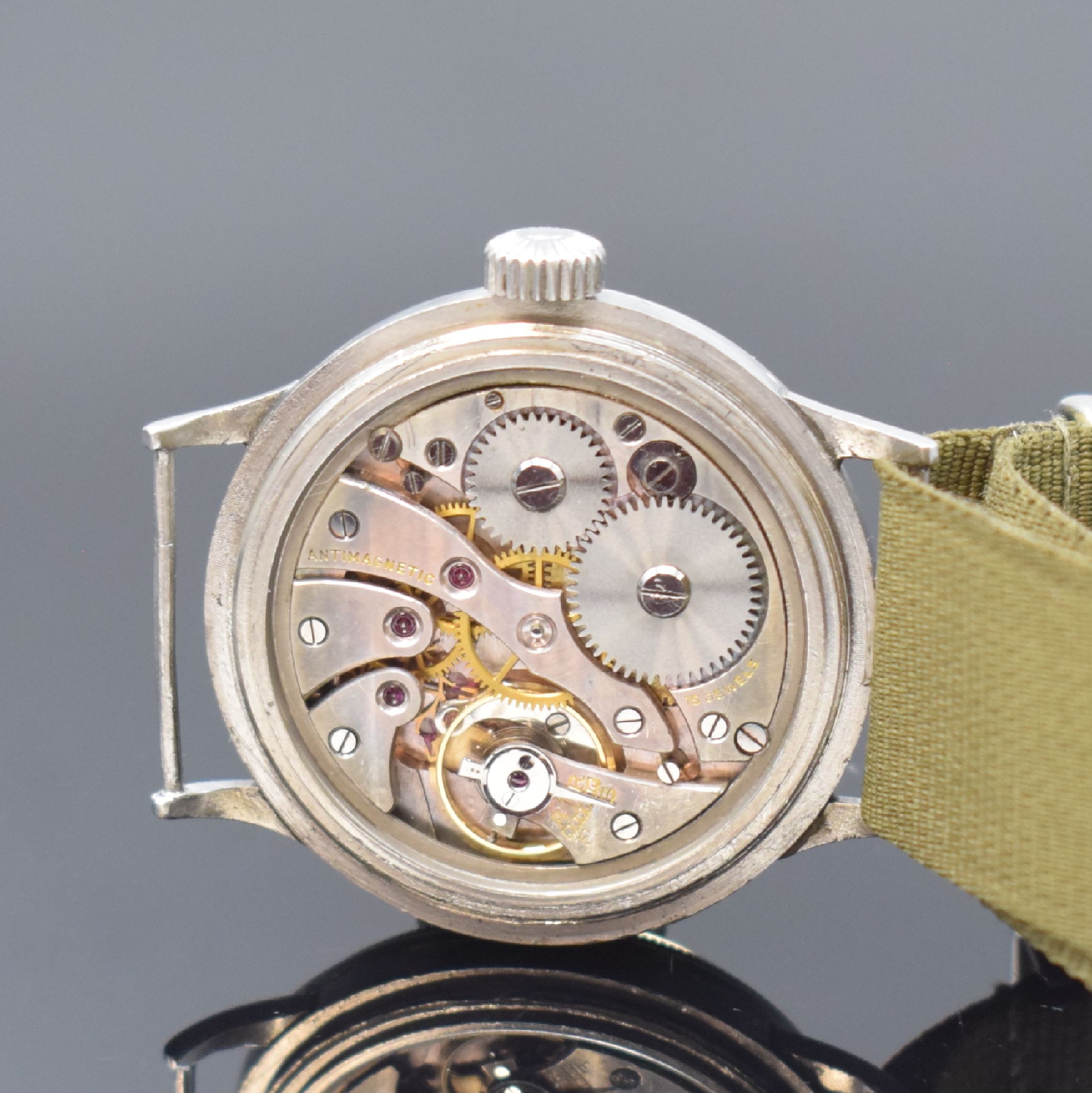 Detail e: GRANA Mk IX extrem seltene Fliegeruhr in Stahl, Schweiz um 1940, Handaufzug, beids. verschraubtes Geh., Riffel-Drehlünette m. innen-liegender ...
