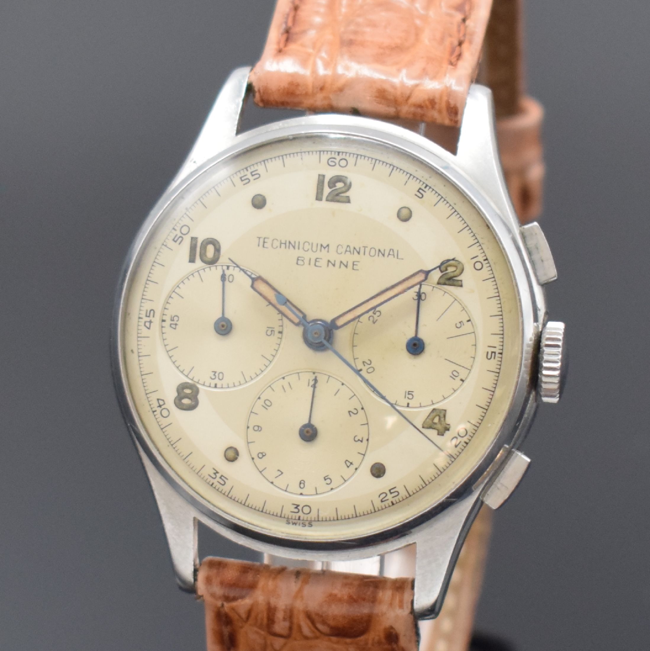 Detail a: TECHNICUM CANTONAL BIENNE sehr seltener Valjoux 72 Armbandchronograph in Stahl, Schweiz um 1950, Handaufzug, 3-tlg. Geh., Boden u. Glasrand aufgedr., ...