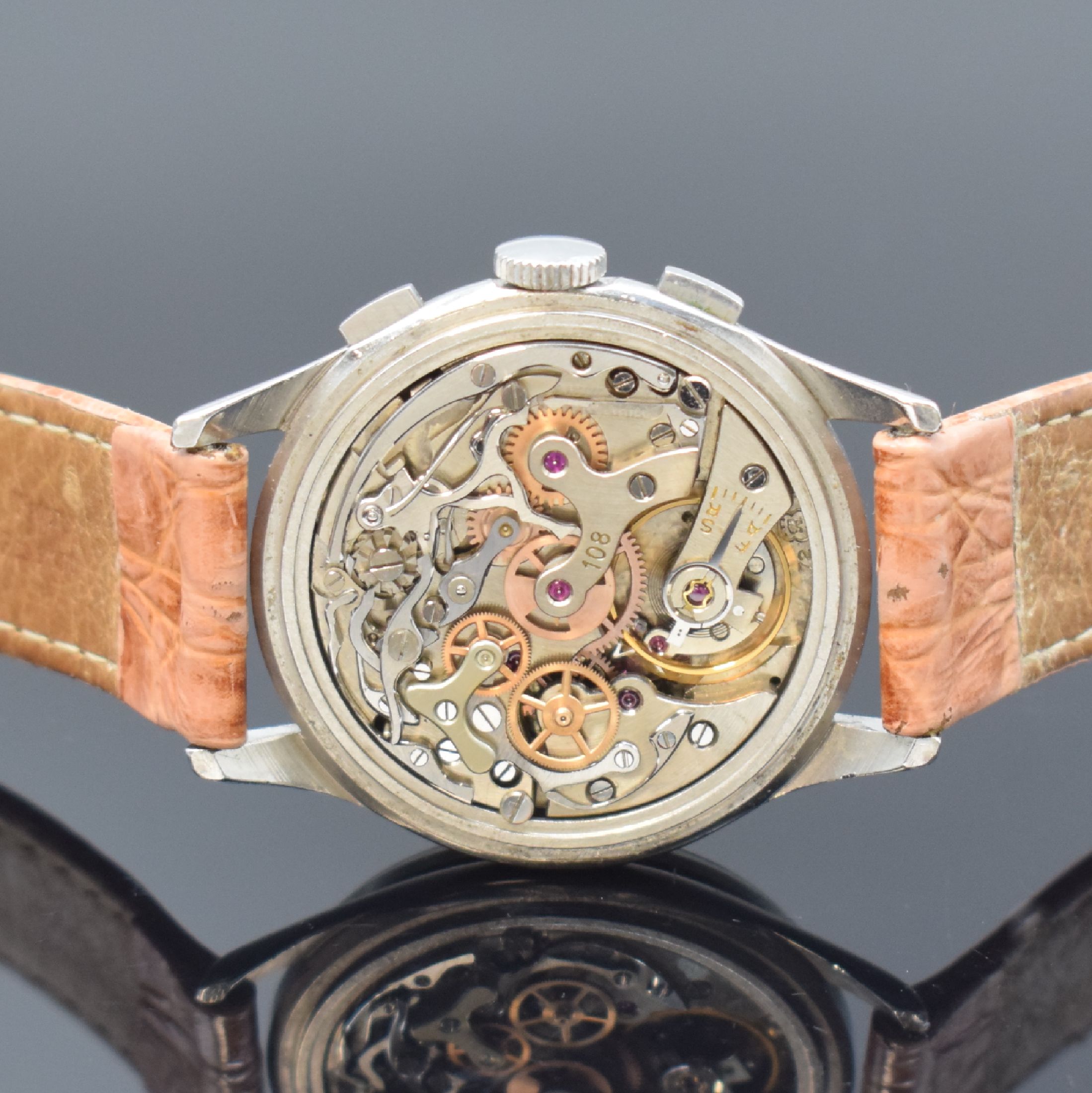 Detail d: TECHNICUM CANTONAL BIENNE sehr seltener Valjoux 72 Armbandchronograph in Stahl, Schweiz um 1950, Handaufzug, 3-tlg. Geh., Boden u. Glasrand aufgedr., ...