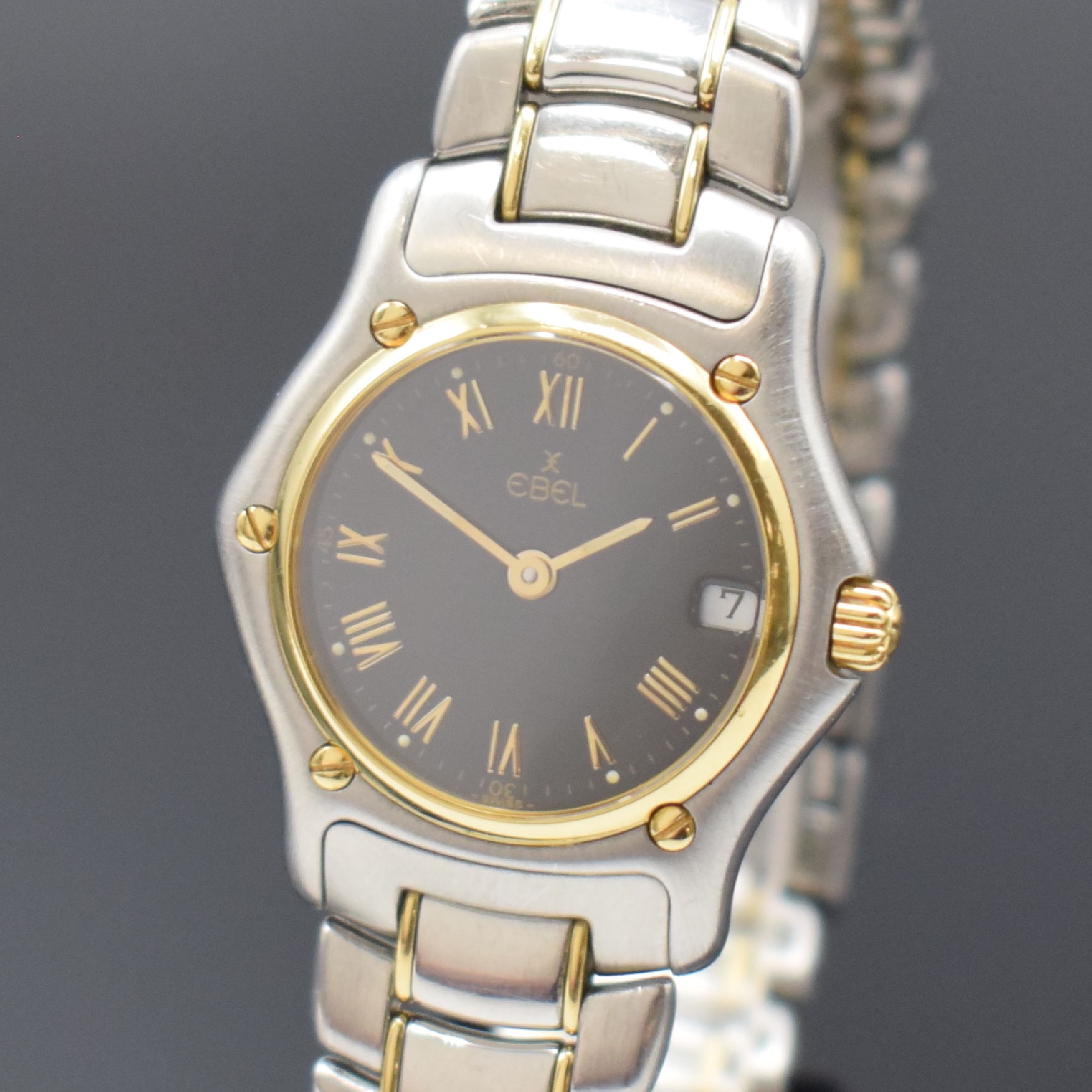 Detail a: EBEL 1911 Damenarmbanduhr in Stahl/Gold Referenz 188901, Schweiz um 1995, quarz, Boden 4-fach verschr., orig. Gliederband m. Faltschl., 5-fach ...