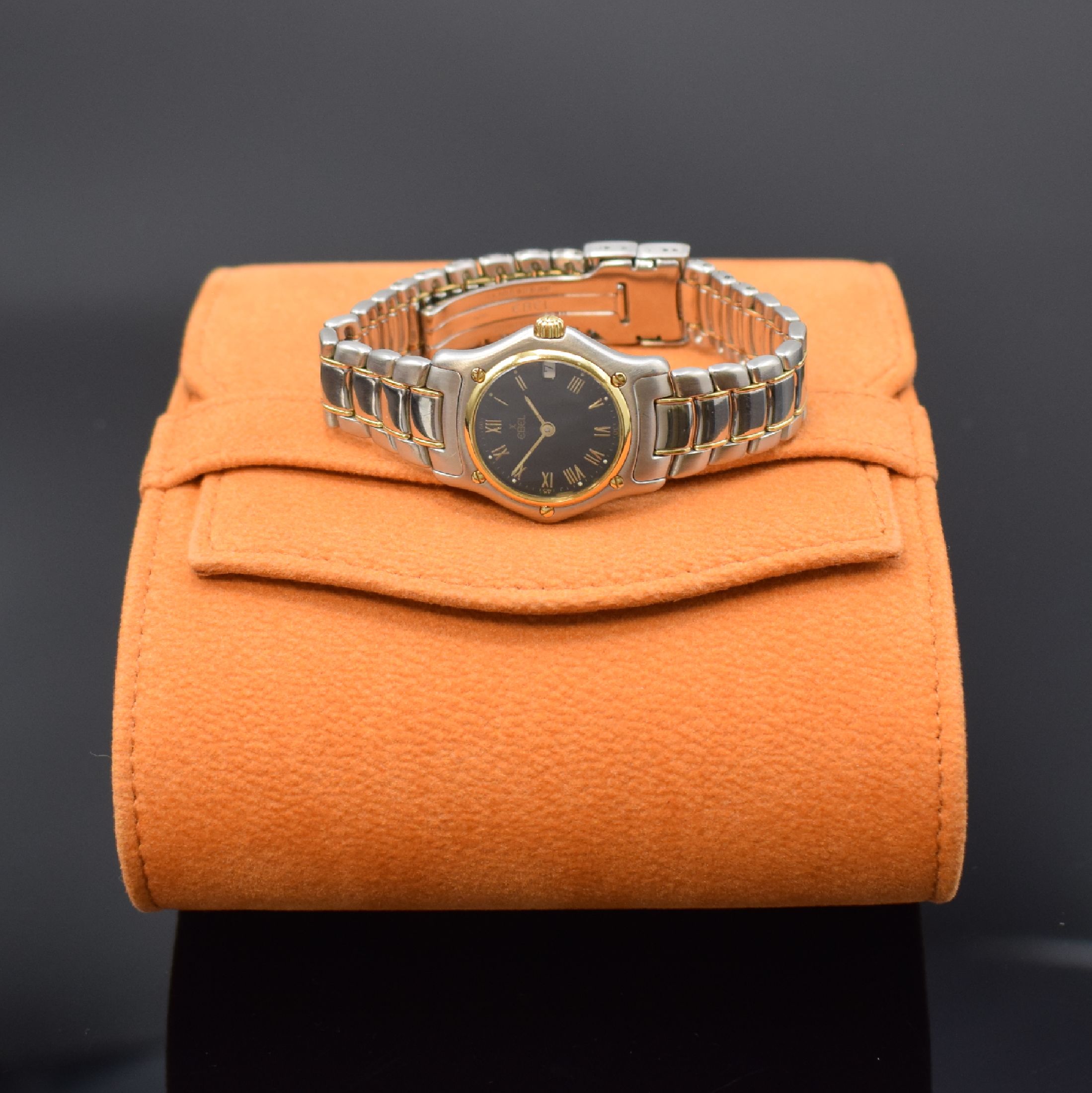 Detail d: EBEL 1911 Damenarmbanduhr in Stahl/Gold Referenz 188901, Schweiz um 1995, quarz, Boden 4-fach verschr., orig. Gliederband m. Faltschl., 5-fach ...