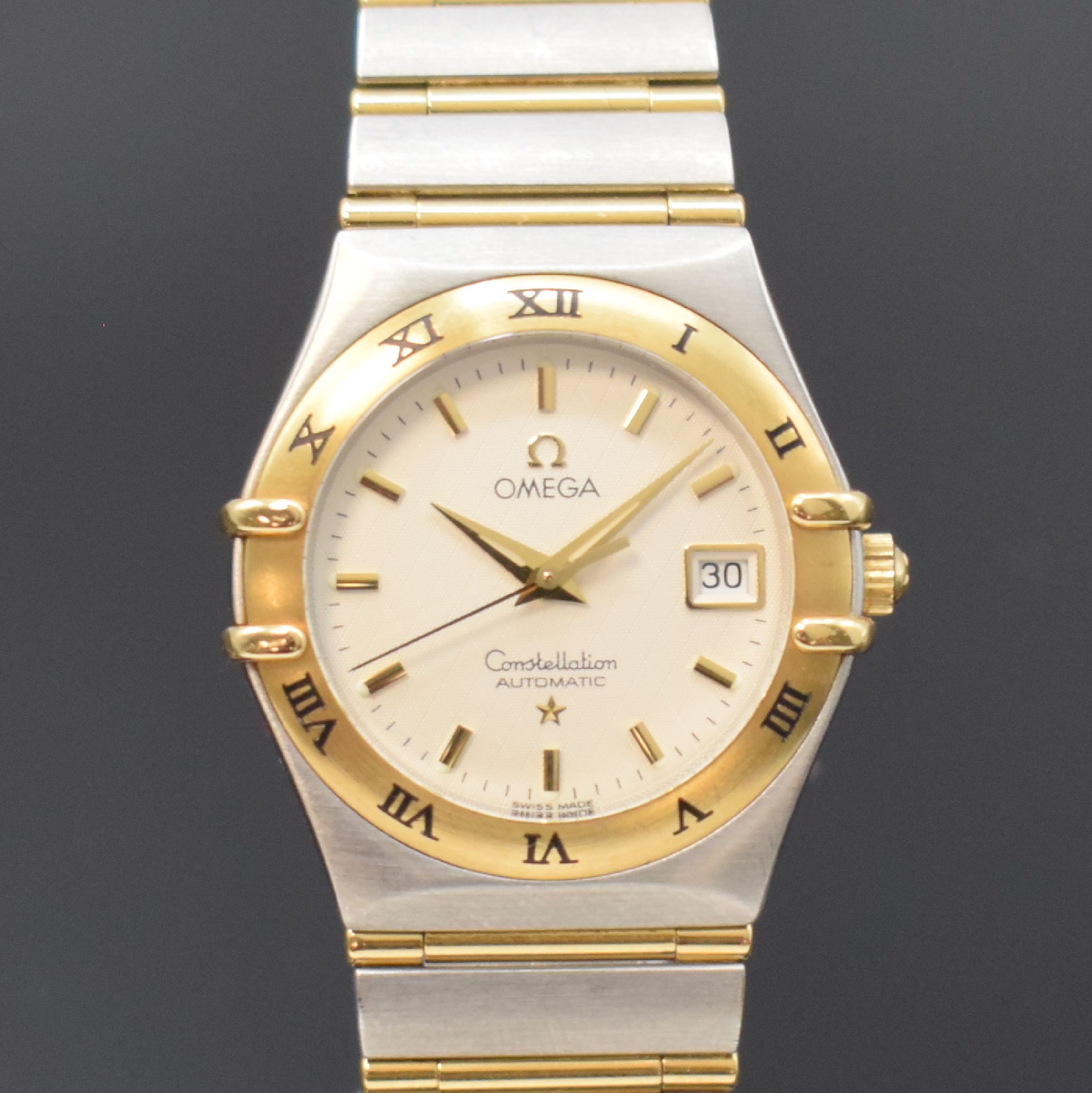 Detail a: OMEGA Constellation Damenarmbanduhr in Stahl/Gold Referenz 766.1201, Schweiz um 2000, Automatik, Boden aufgedr., Gliederband m. Faltschl., Lünette ...
