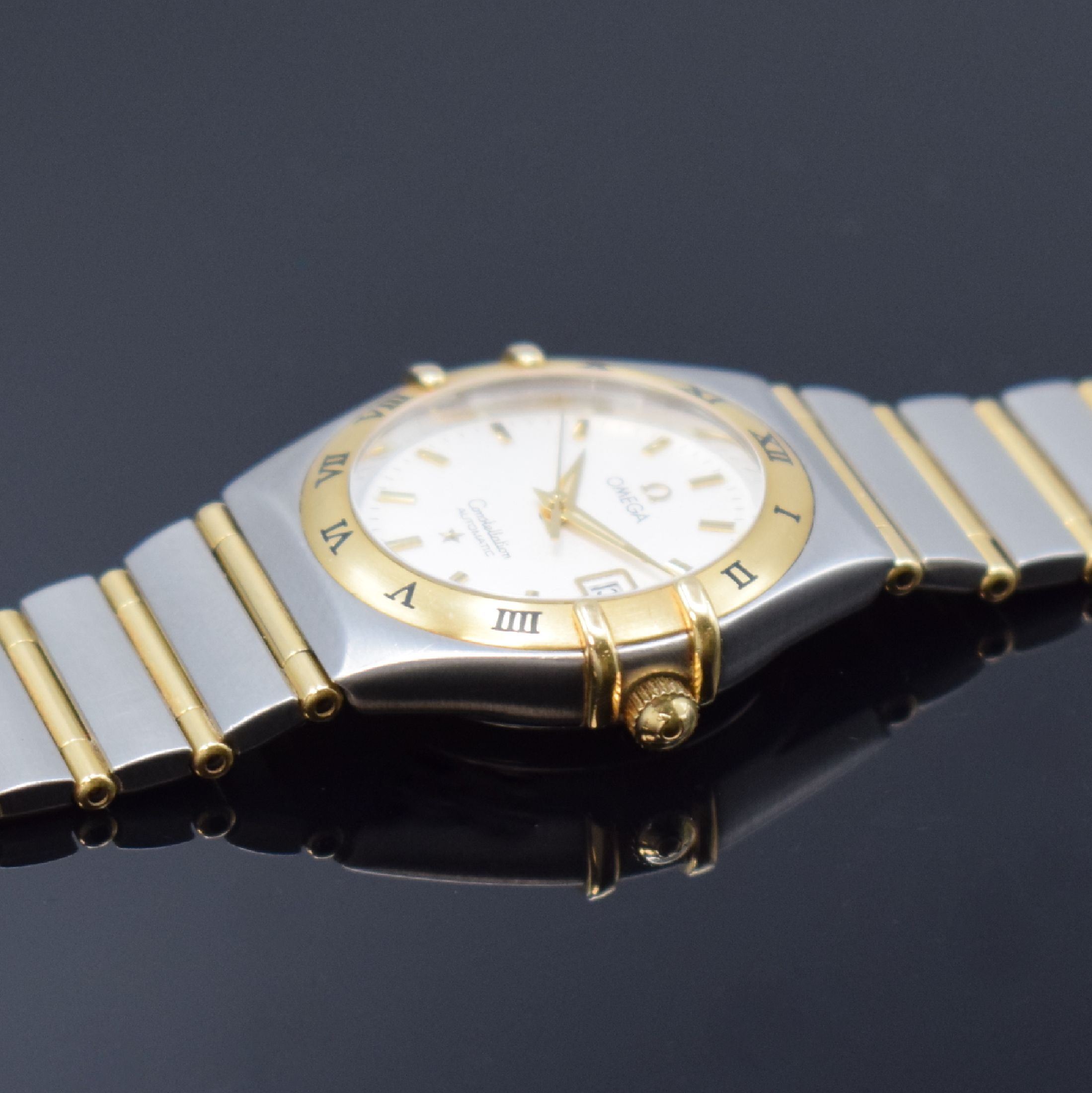Detail c: OMEGA Constellation Damenarmbanduhr in Stahl/Gold Referenz 766.1201, Schweiz um 2000, Automatik, Boden aufgedr., Gliederband m. Faltschl., Lünette ...
